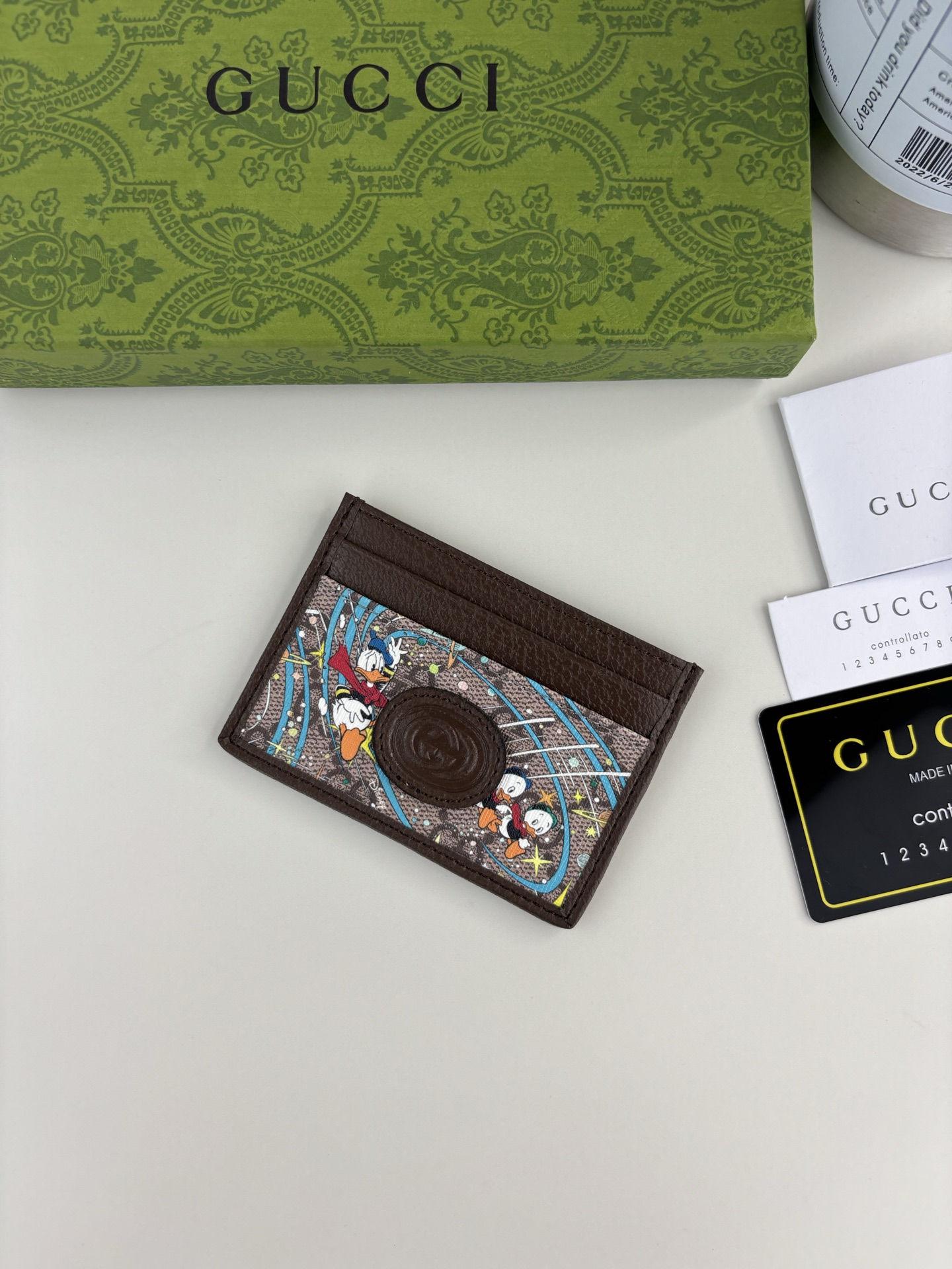 GUCCI 唐老鸭シリーズ クラシックな魅力とファミリーの楽しさ