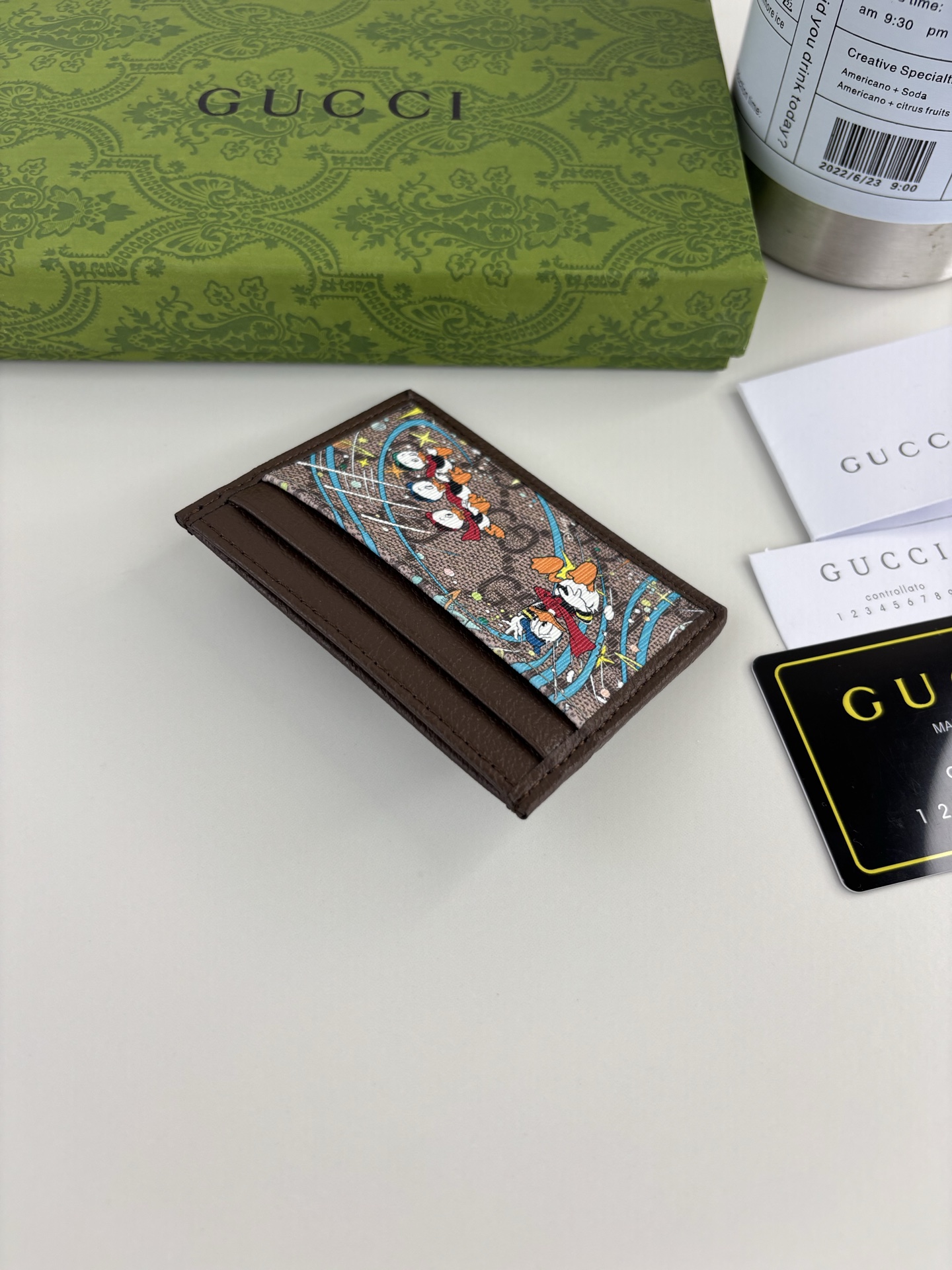 GUCCI 唐老鸭シリーズ クラシックな魅力とファミリーの楽しさ