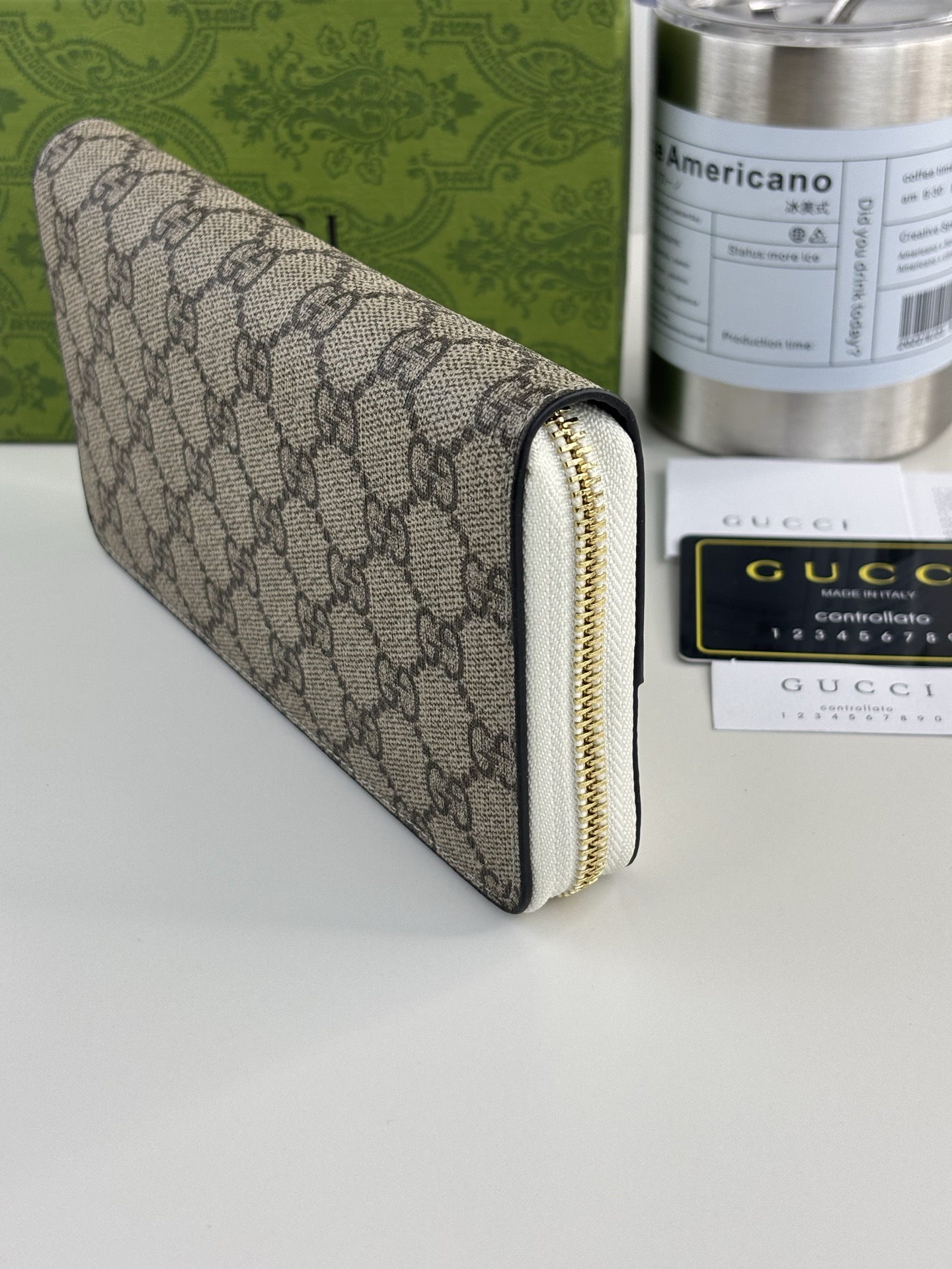 GUCCI Ophidiaシリーズ新作 - クラシックなダブルG金具と洗練されたデザイン