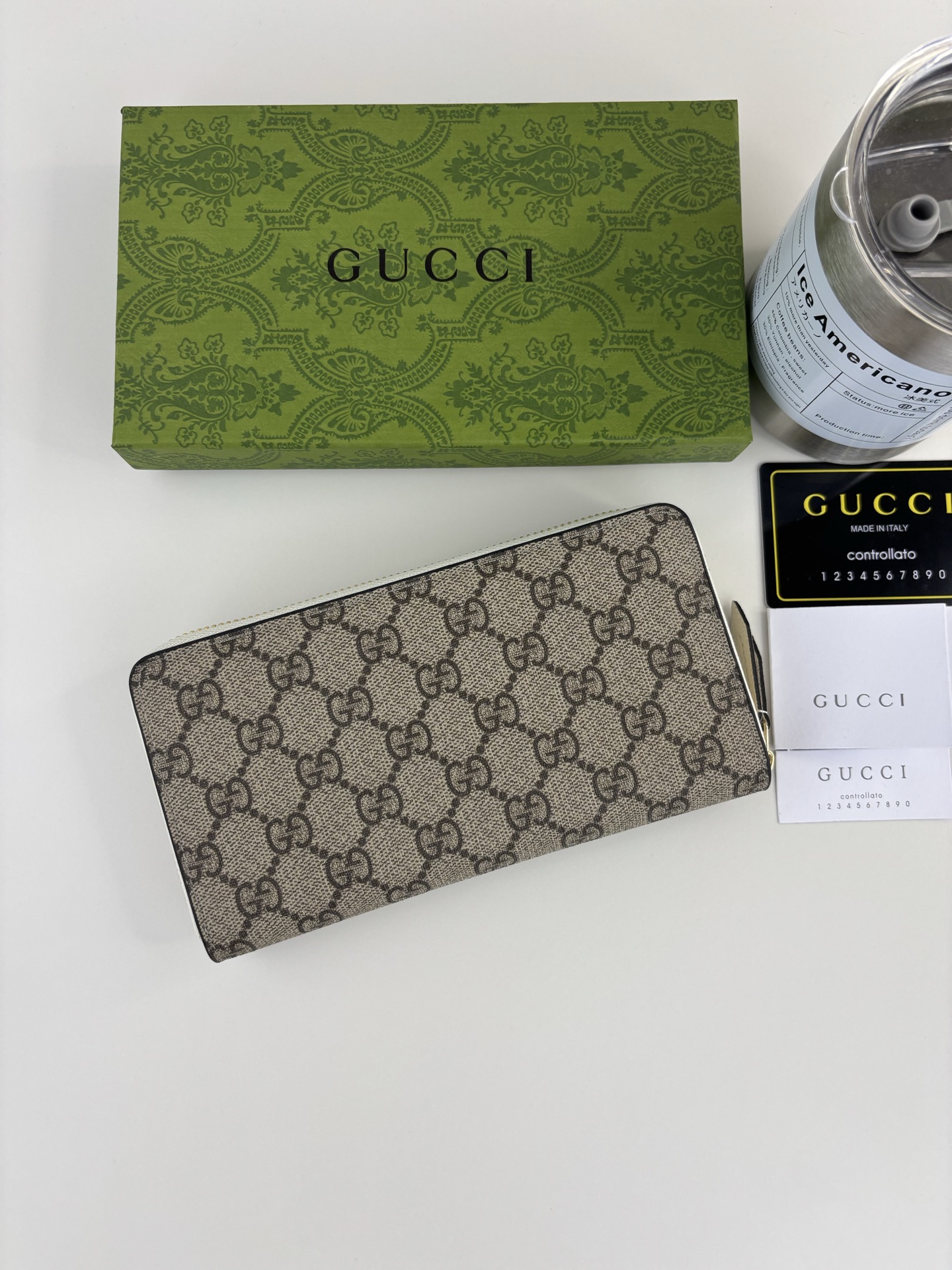 GUCCI Ophidiaシリーズ新作 - クラシックなダブルG金具と洗練されたデザイン