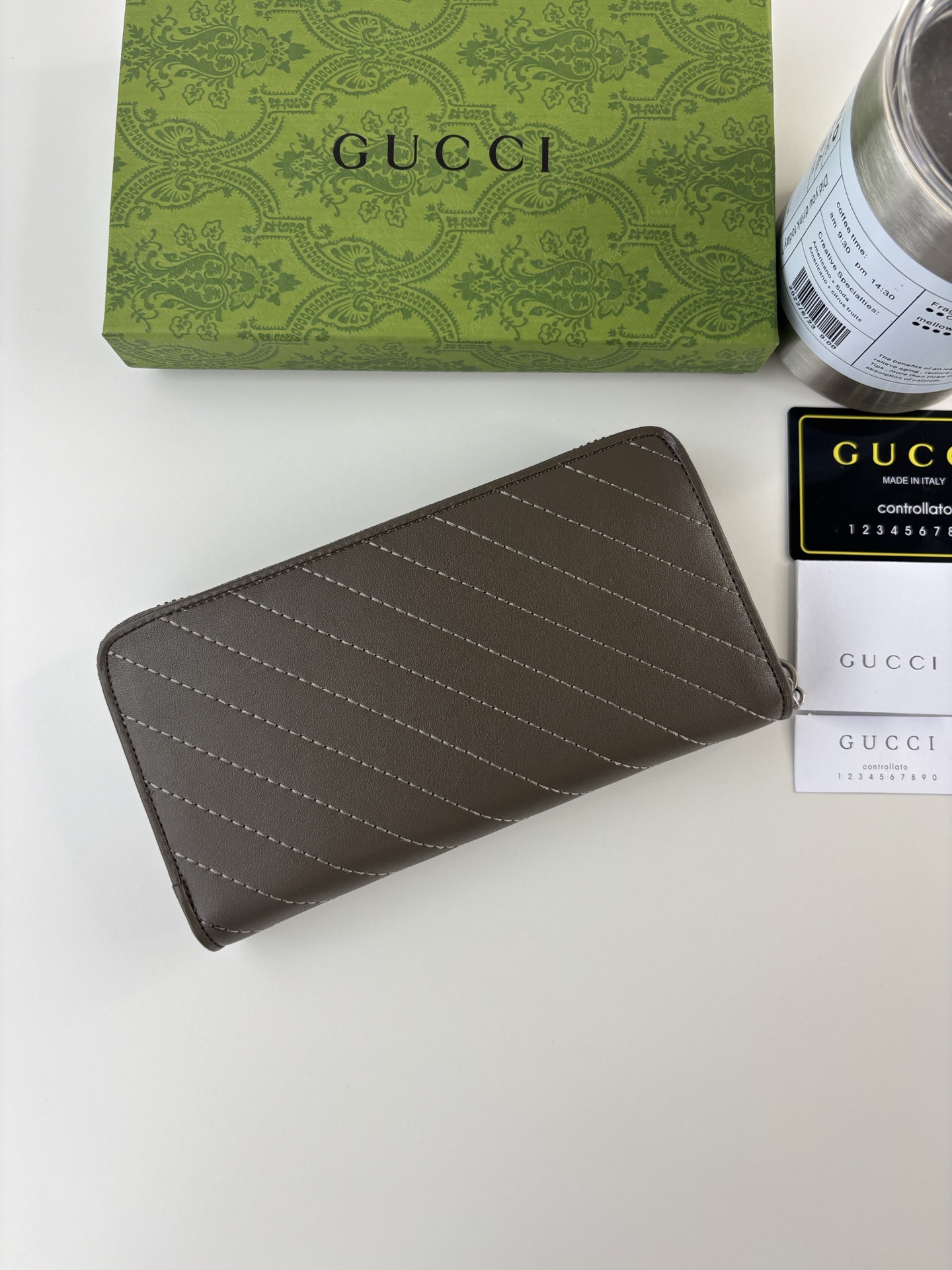 Gucci Blondie全拉链財布 - 洗練されたデザインと高級感