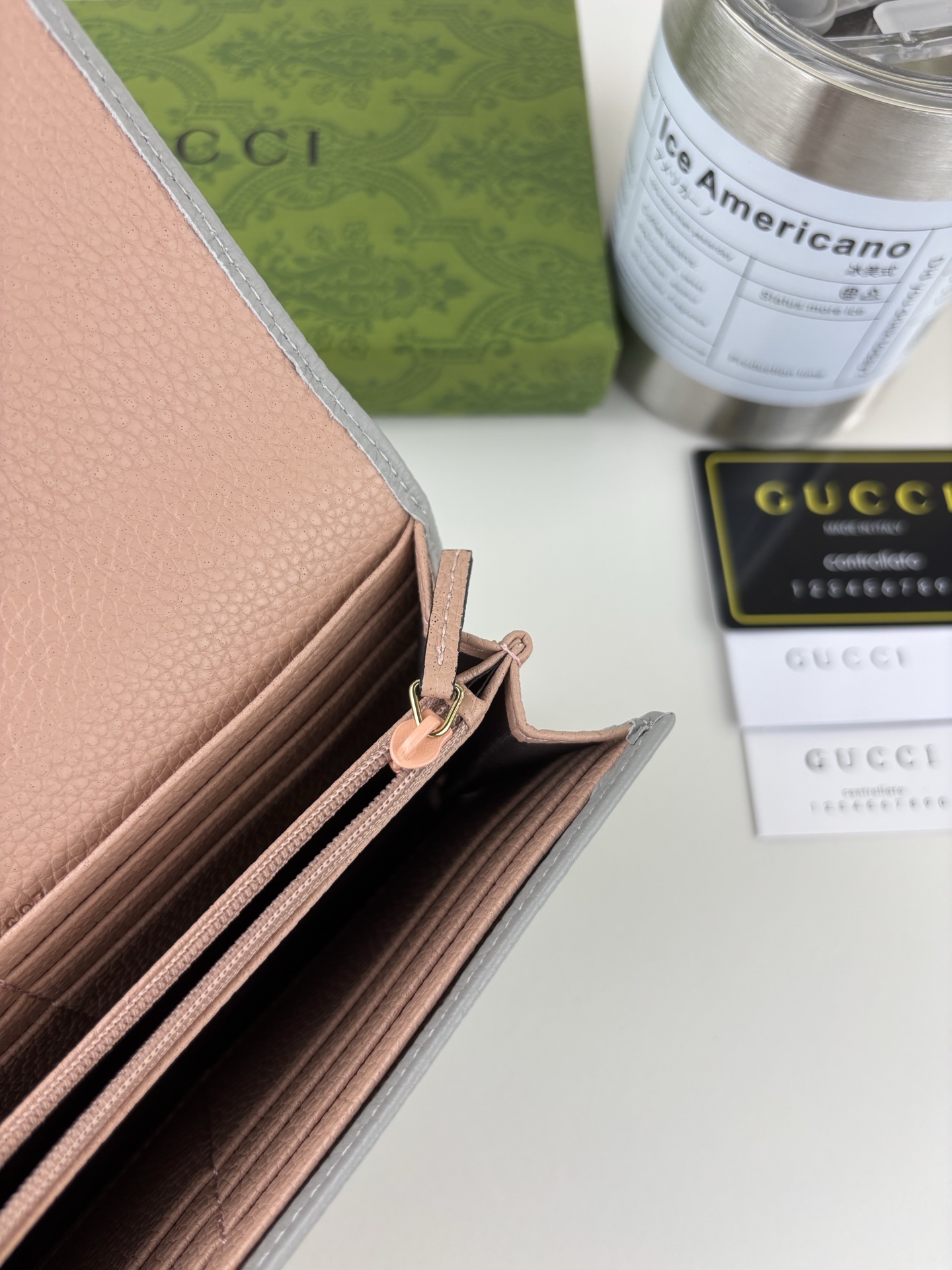 GUCCl 夏季新作 小型双G金属装飾グレー＆ピンクレザー バッグ