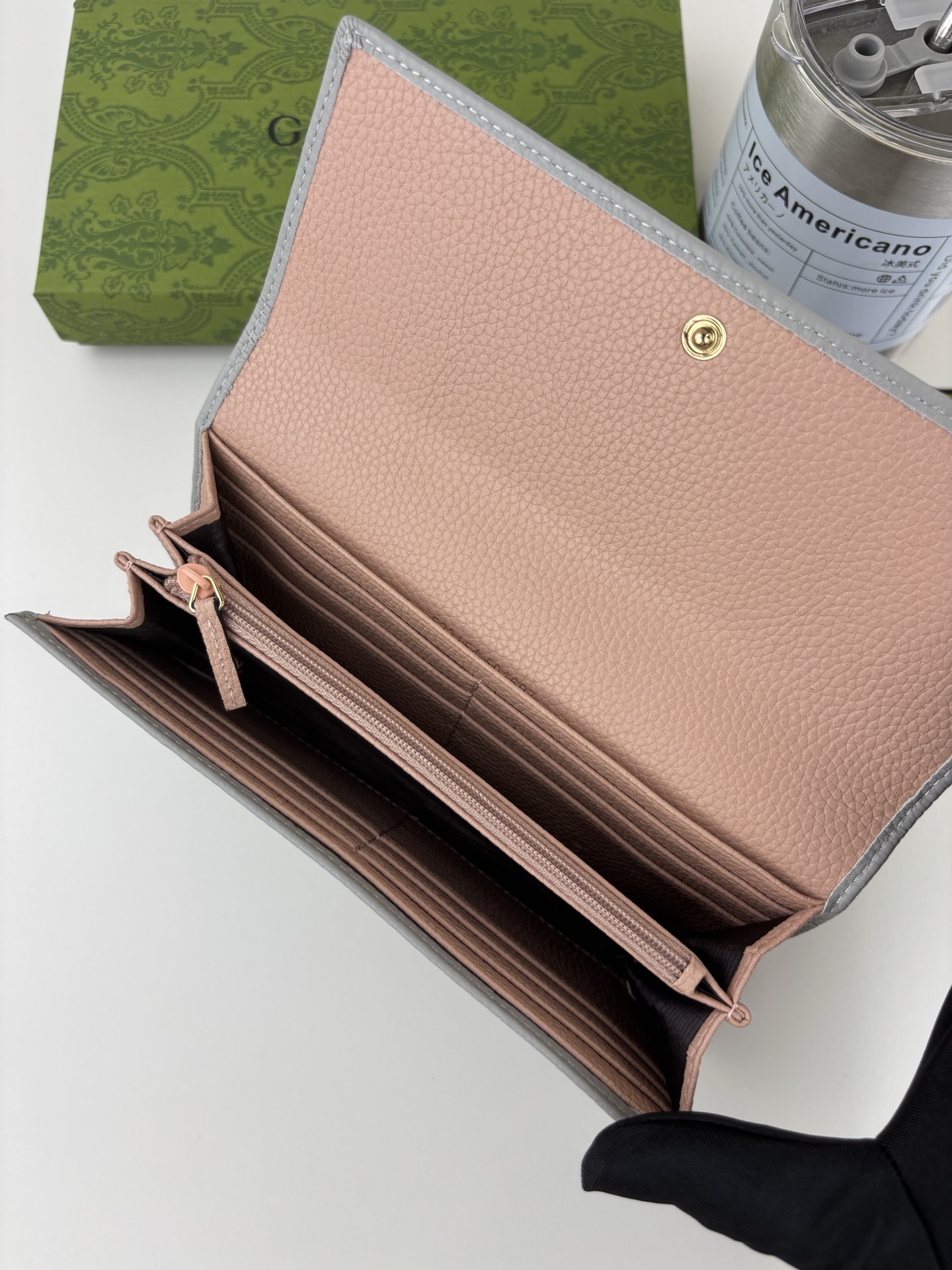 GUCCl 夏季新作 小型双G金属装飾グレー＆ピンクレザー バッグ