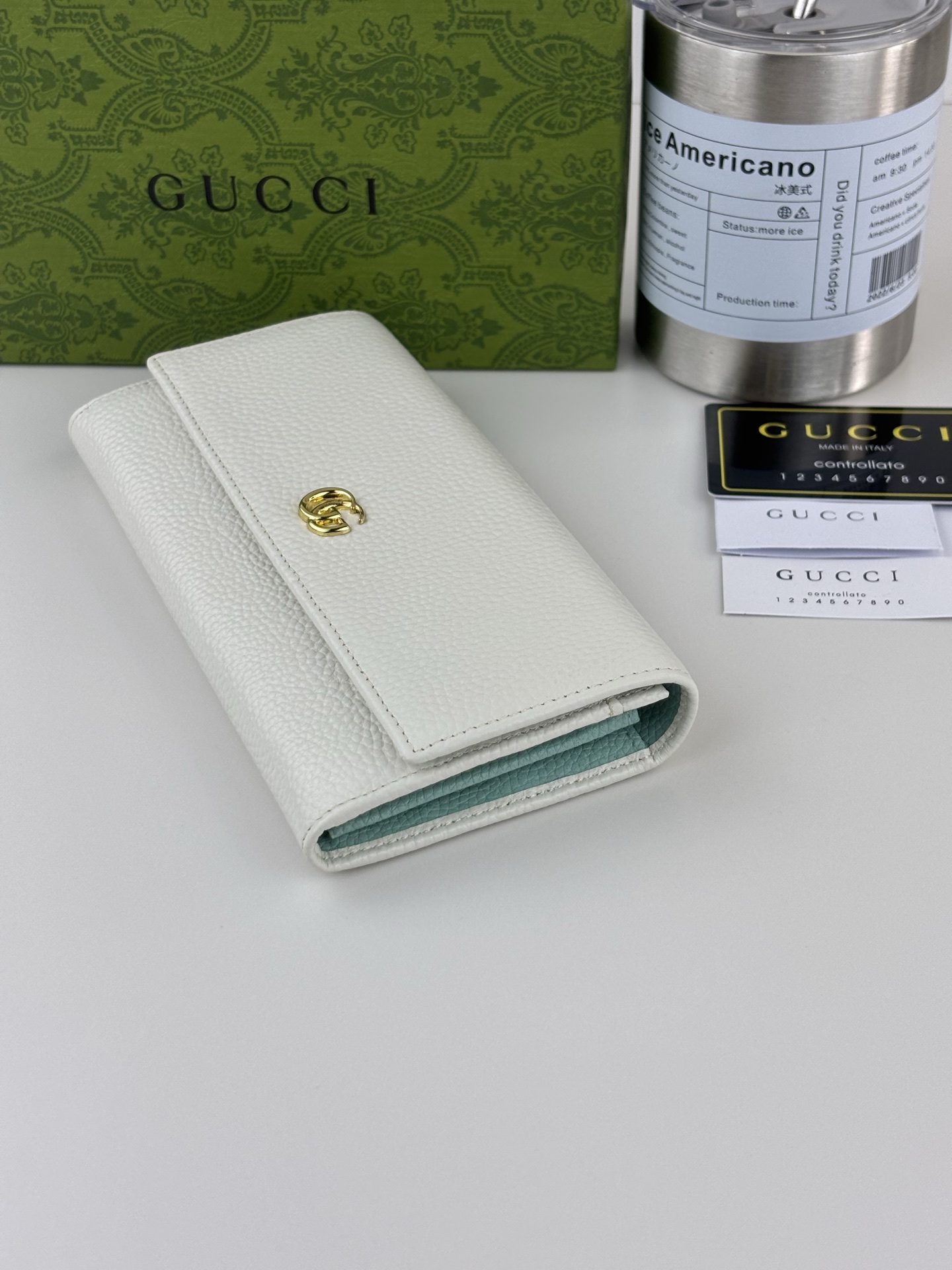 GUCCI 夏季新作 小型ダブルG金具付きホワイトレザーバッグ