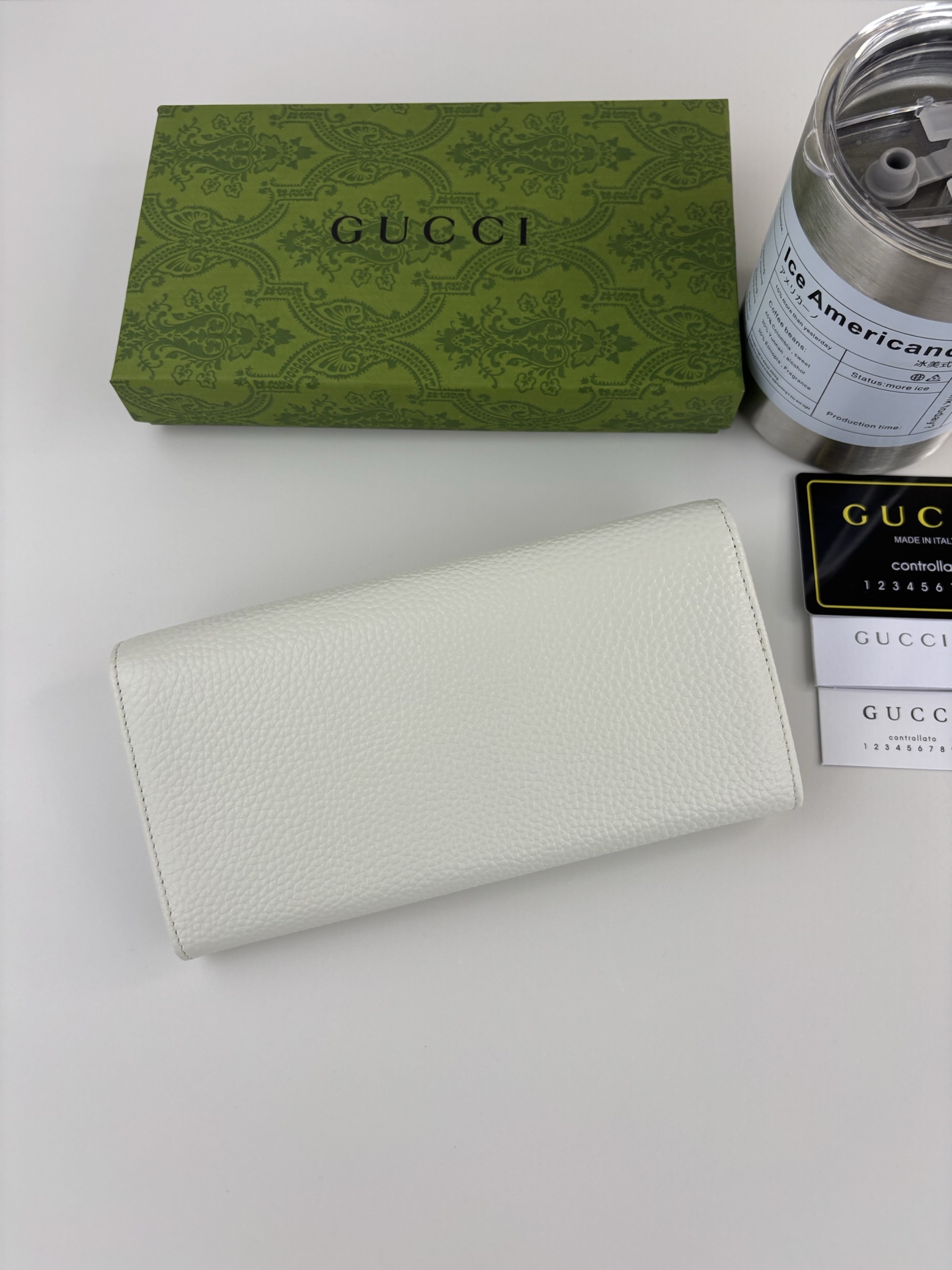 GUCCI 夏季新作 小型ダブルG金具付きホワイトレザーバッグ