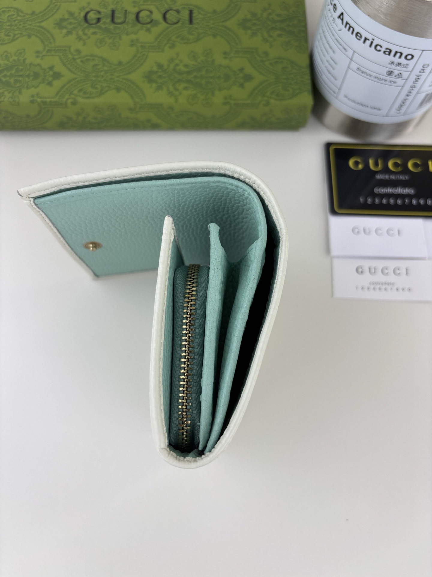 GUCCl 小型ダブルG金属装飾の白色皮革バッグ