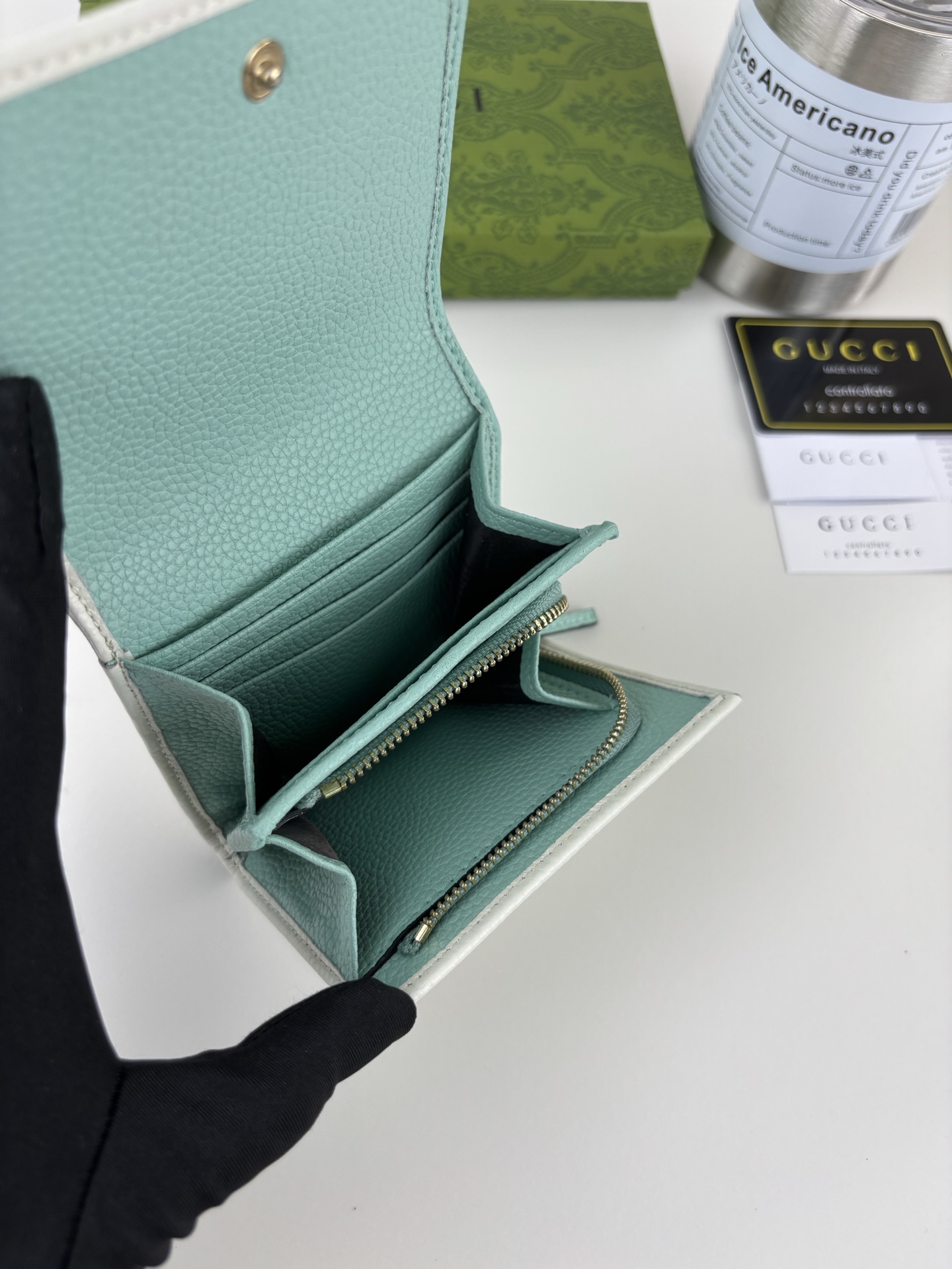 GUCCl 小型ダブルG金属装飾の白色皮革バッグ