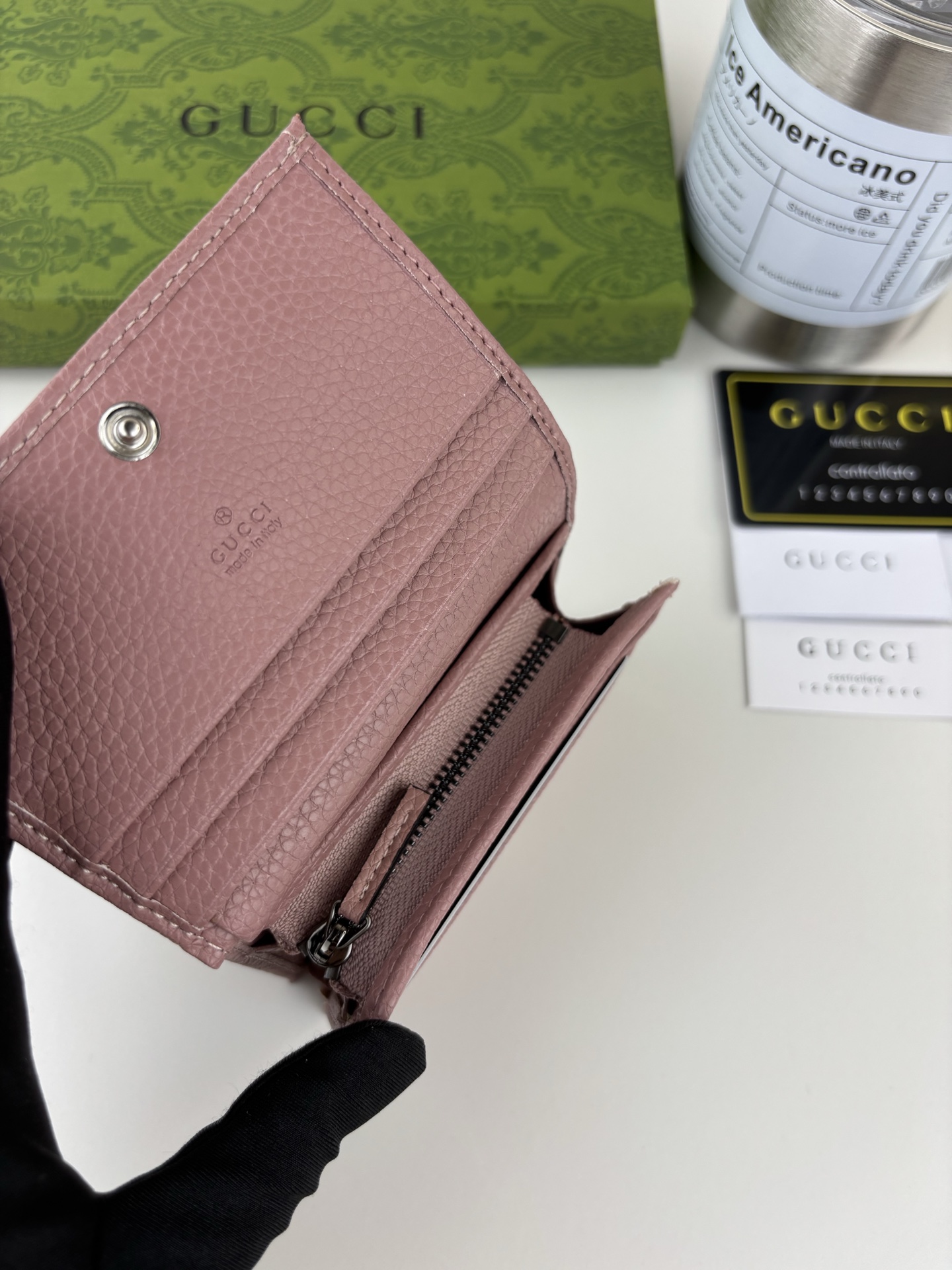 GUCCl 小型ダブルG金属装飾の粉色レザーケース