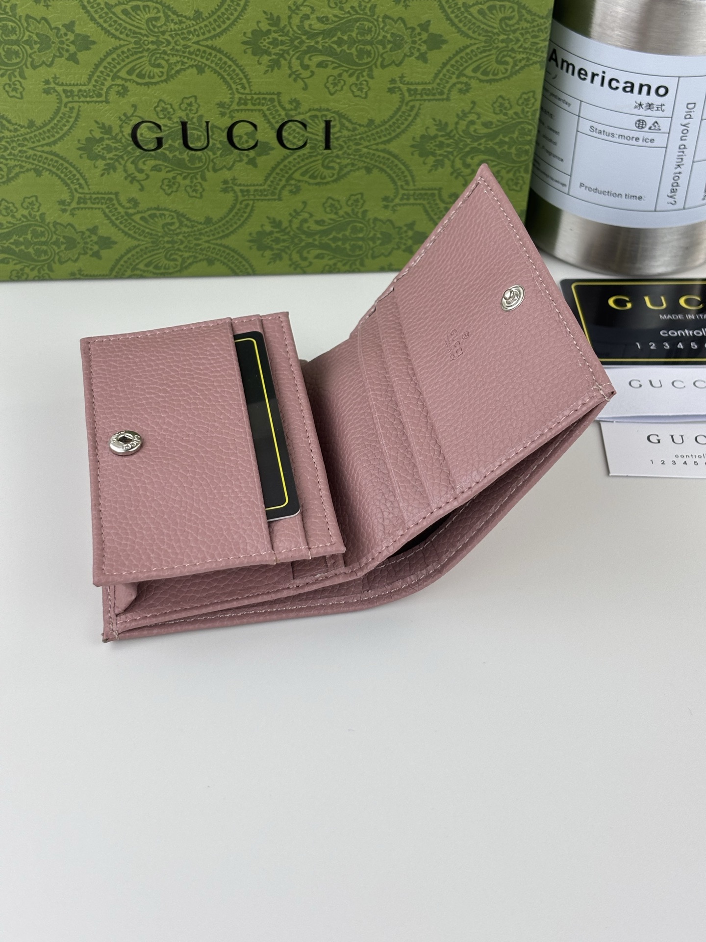 GUCCl 小型ダブルG金属装飾の粉色レザーケース