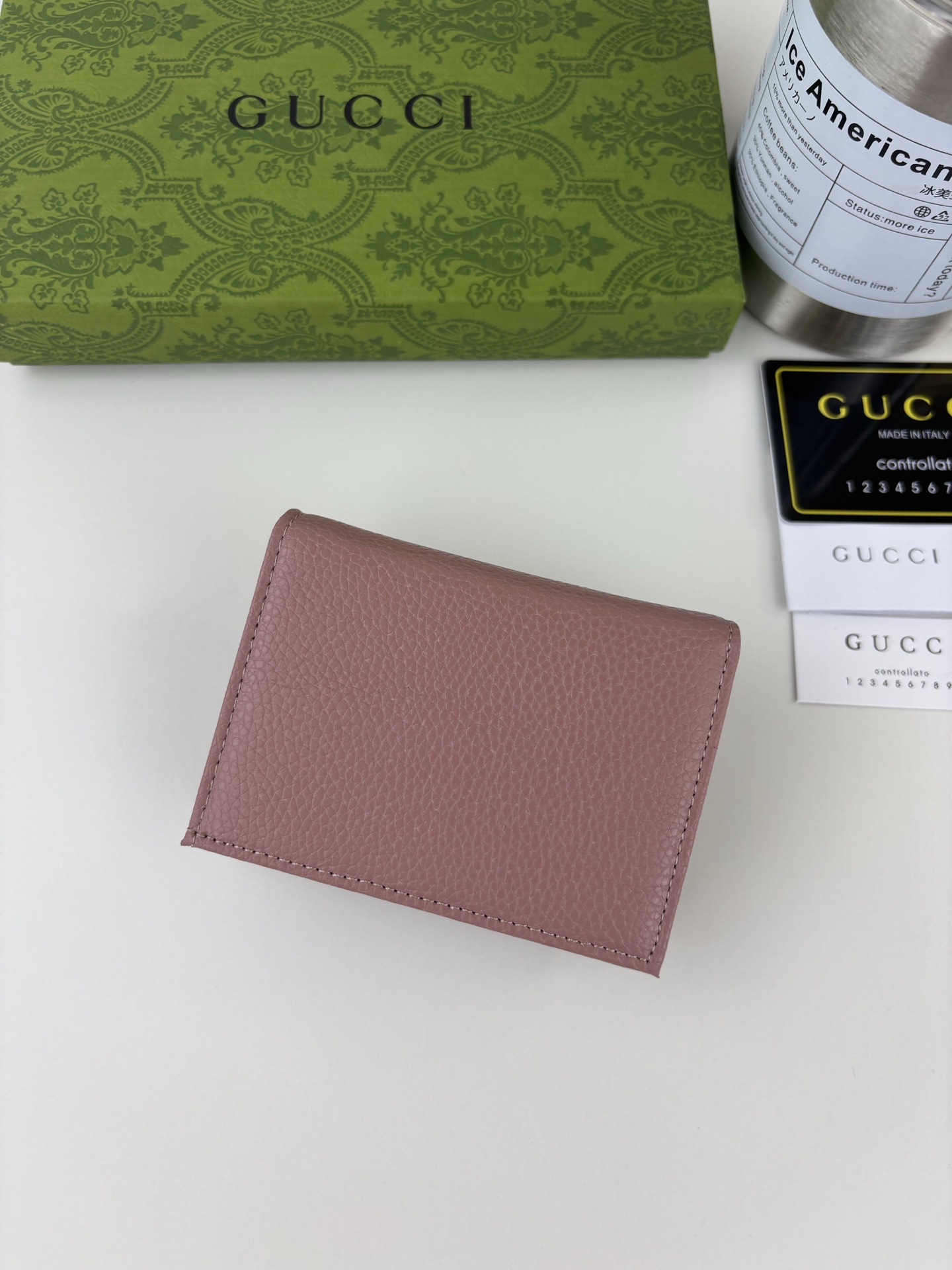 GUCCl 小型ダブルG金属装飾の粉色レザーケース