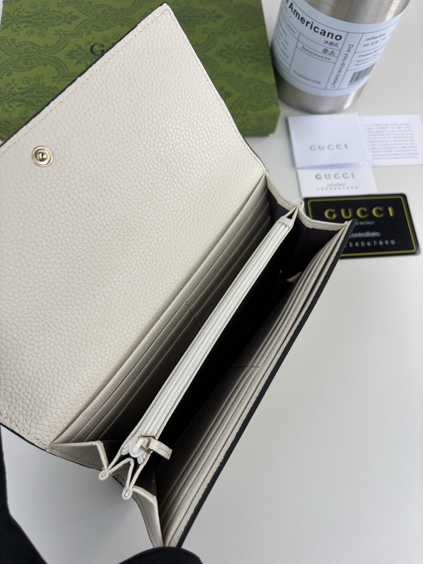 GUCCl Ophidiaシリーズ 新作 小牛皮製バッグ