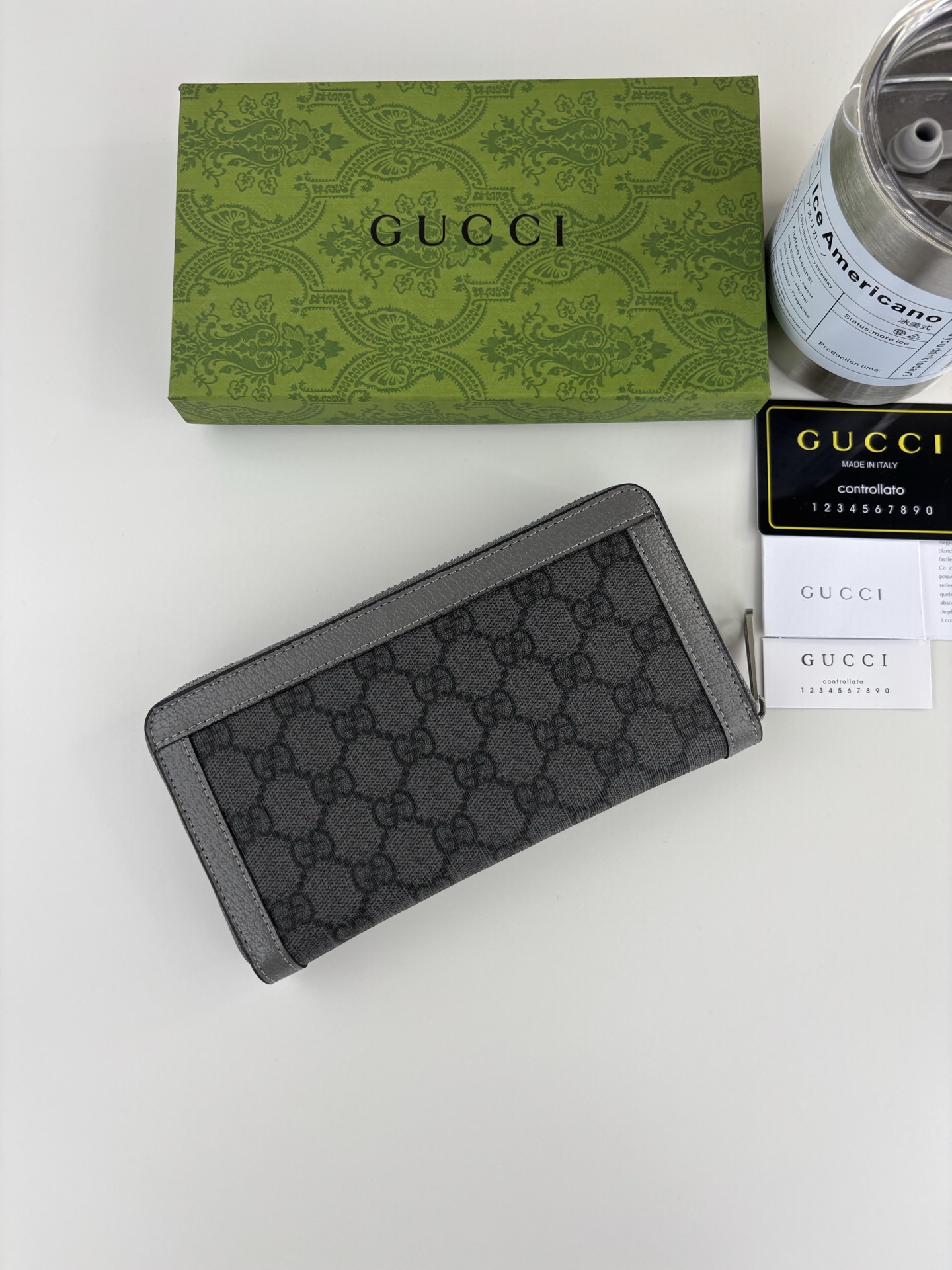 GUCCI Ophidiaシリーズ拉链包 - 灰色GG Supreme帆布と復古デザイン