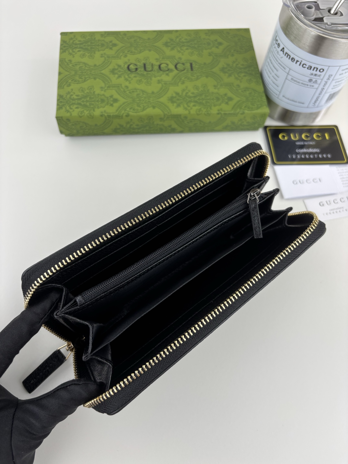 GUCCl アニマリエ全ラ ZIP式皮財布 - スタイリッシュな猪纹牛皮と古銅蜜蜂ロゴ