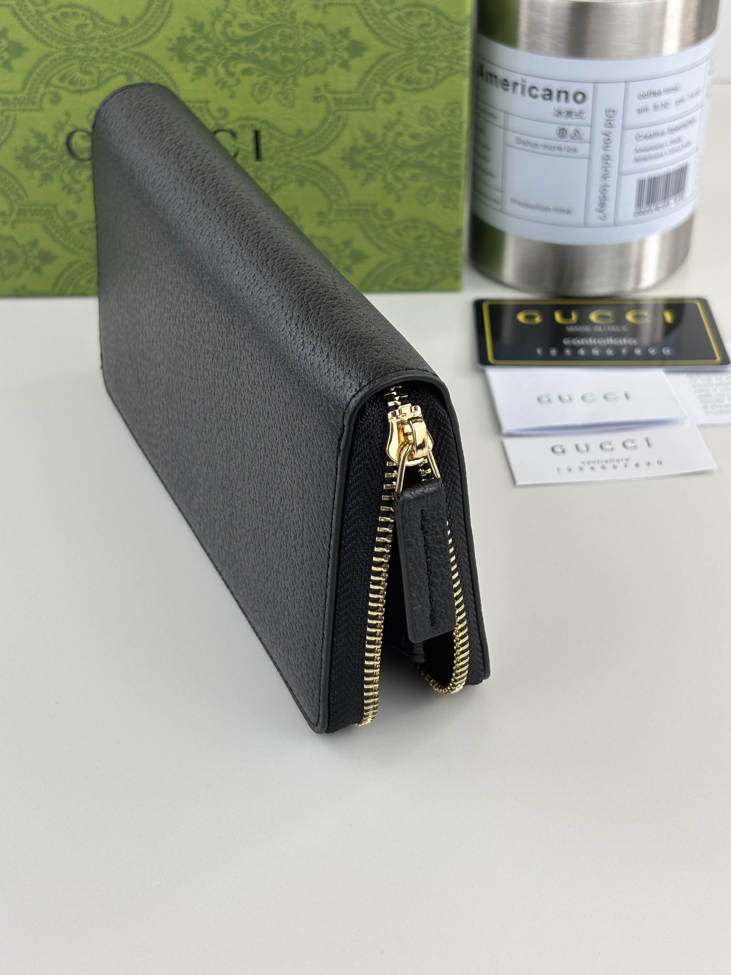 GUCCl アニマリエ全ラ ZIP式皮財布 - スタイリッシュな猪纹牛皮と古銅蜜蜂ロゴ