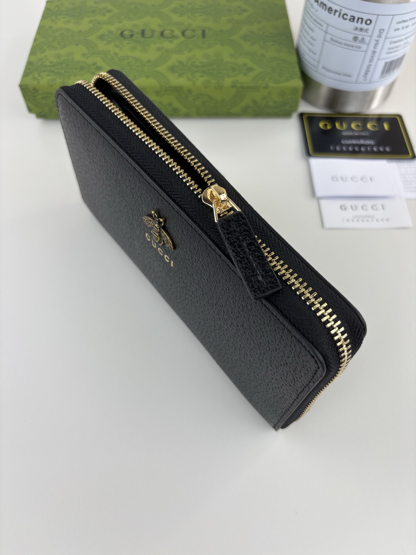 GUCCl アニマリエ全ラ ZIP式皮財布 - スタイリッシュな猪纹牛皮と古銅蜜蜂ロゴ