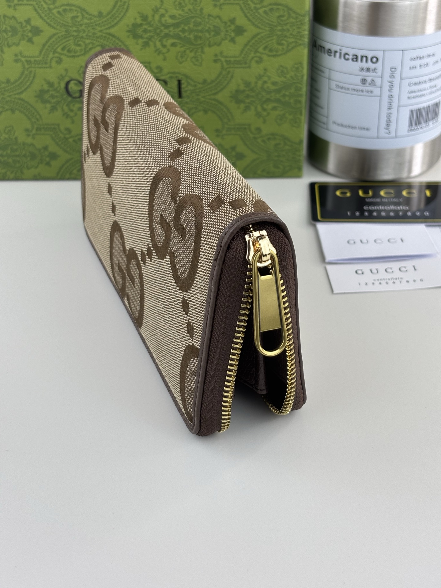 GUCCl 全拉链式財布 - モダンなデザインと高い識別性