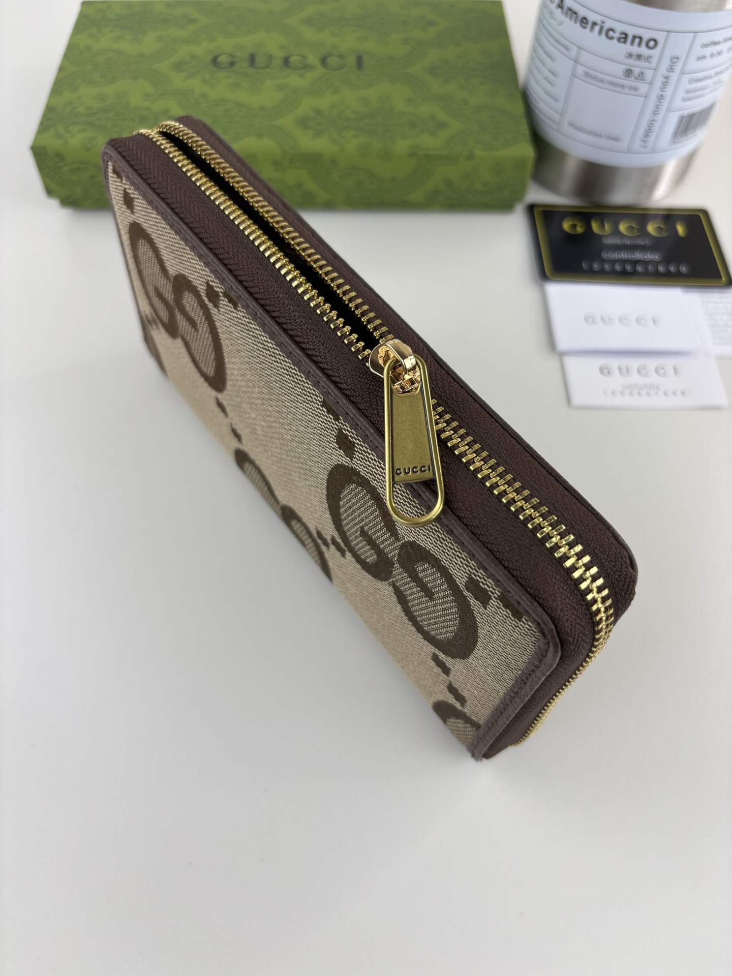 GUCCl 全拉链式財布 - モダンなデザインと高い識別性