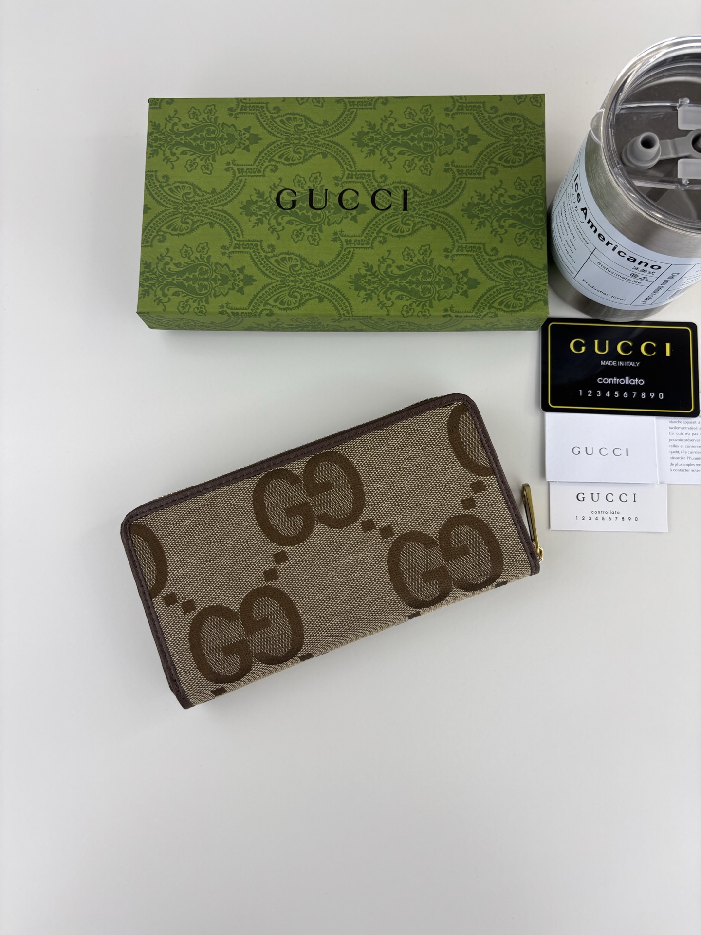 GUCCl 全拉链式財布 - モダンなデザインと高い識別性