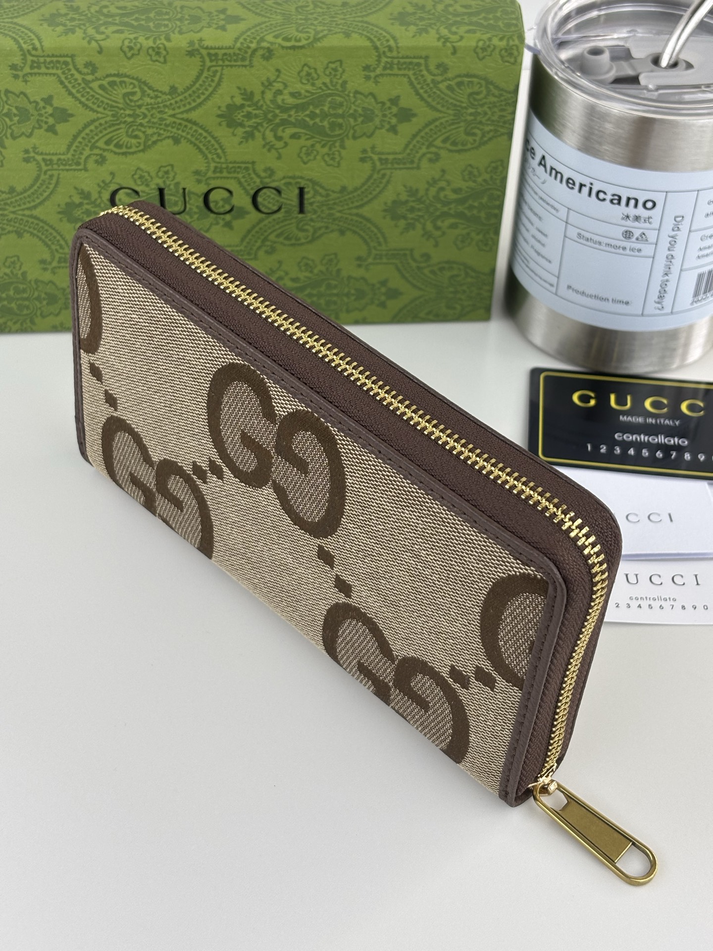 GUCCl 全拉链式財布 - モダンなデザインと高い識別性