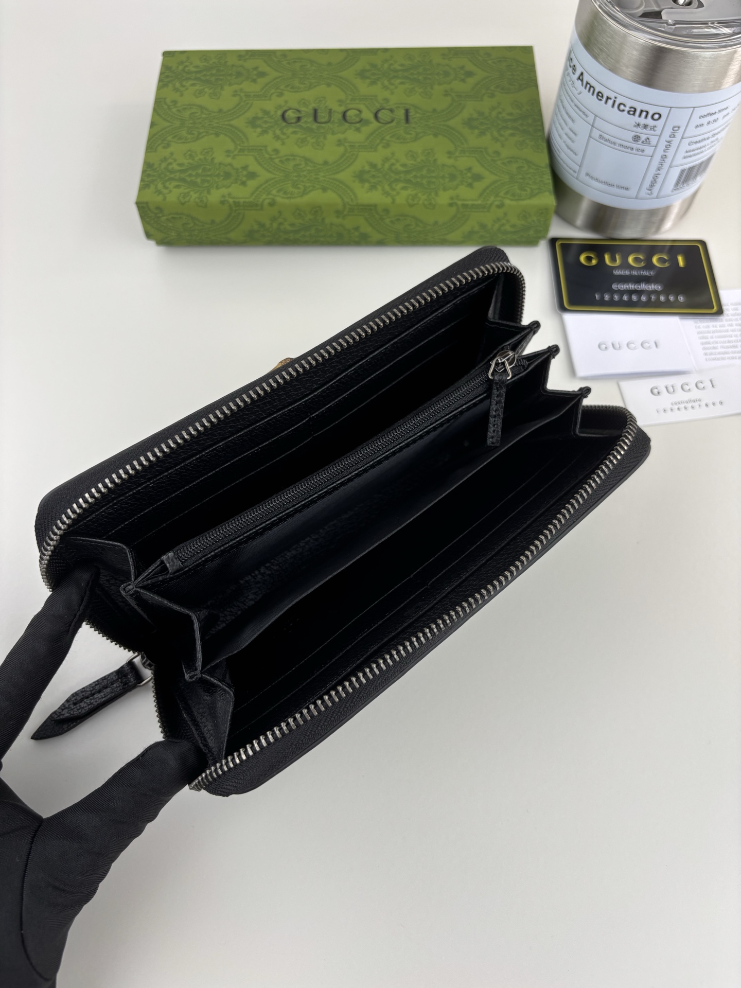 GUCCl 竹节財布 全拉链式デザインと独特な装飾