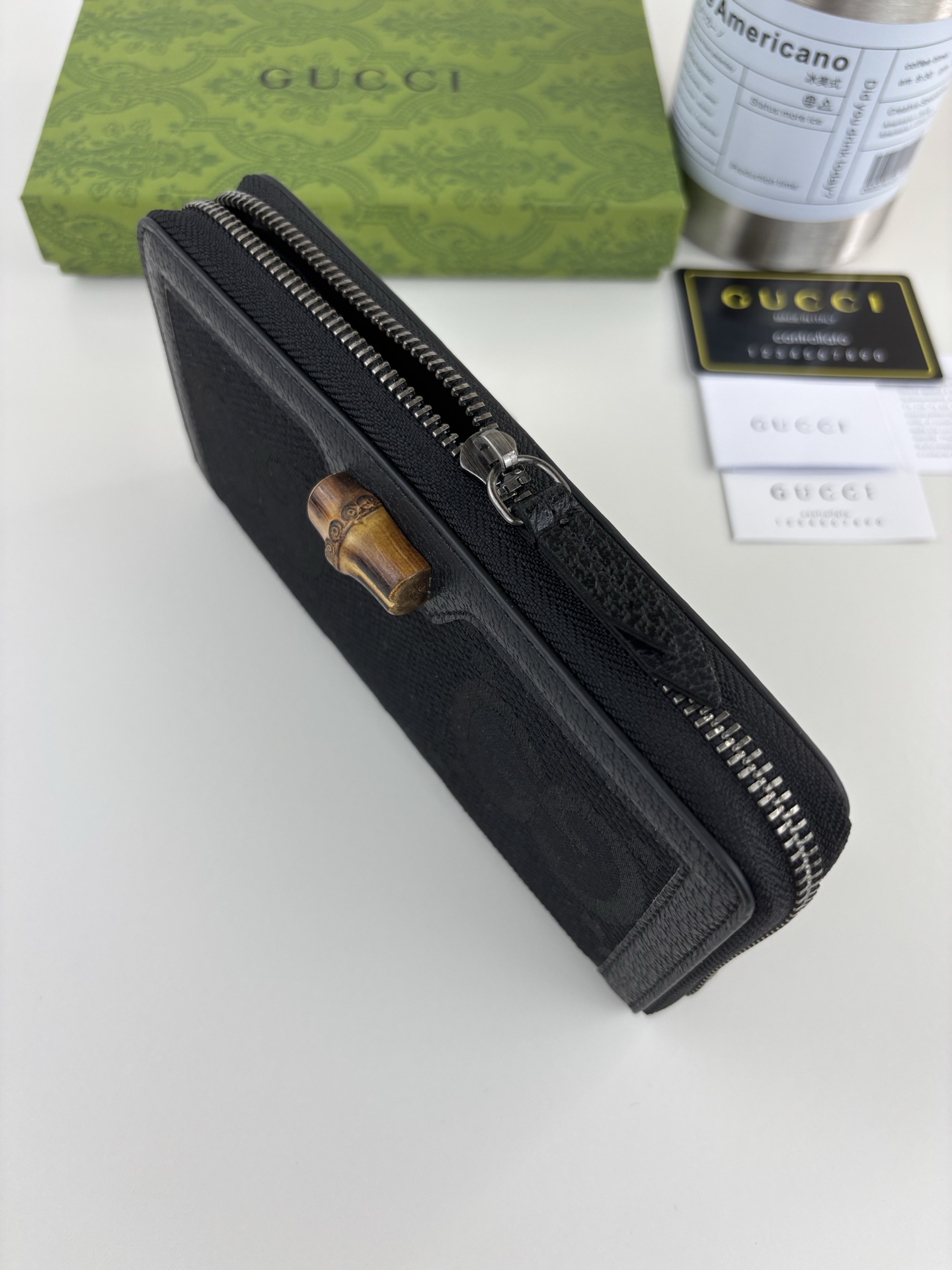 GUCCl 竹节財布 全拉链式デザインと独特な装飾