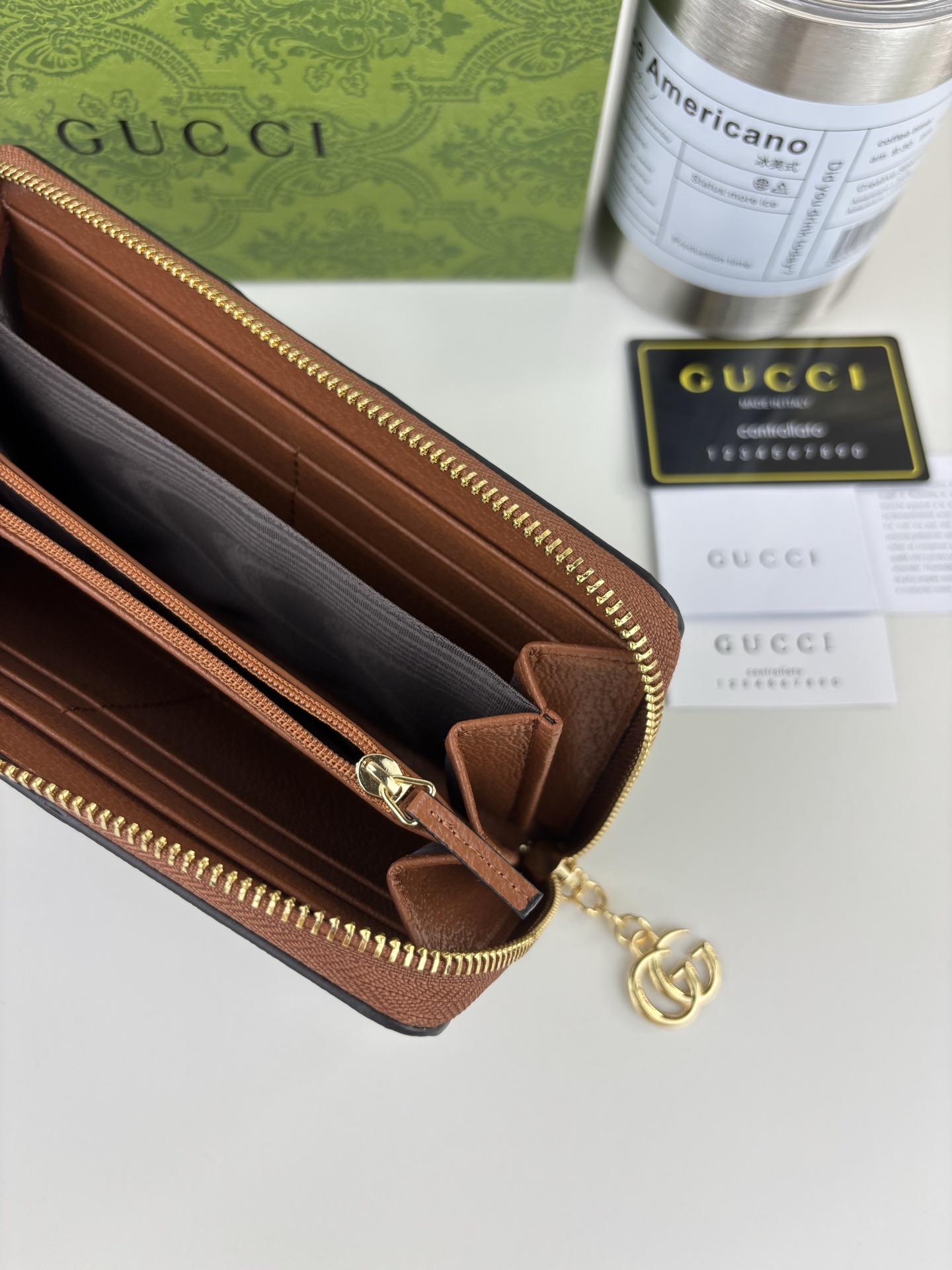 Gucci 全拉链式財布 GG Supreme デザインと機能性を兼ね備えた