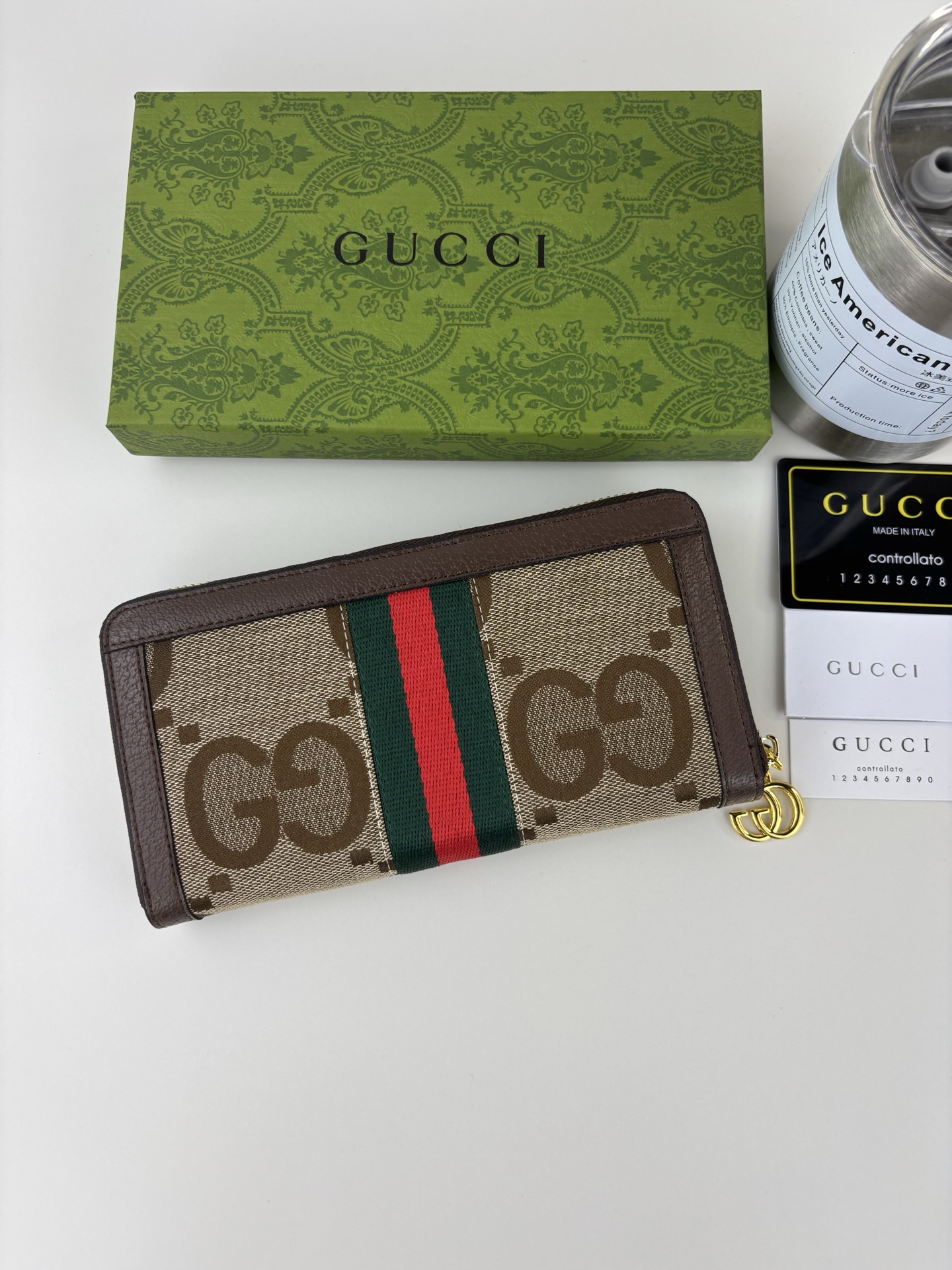 GUCCI新作全ラウンドジッパー財布 - モダンなデザインと機能性