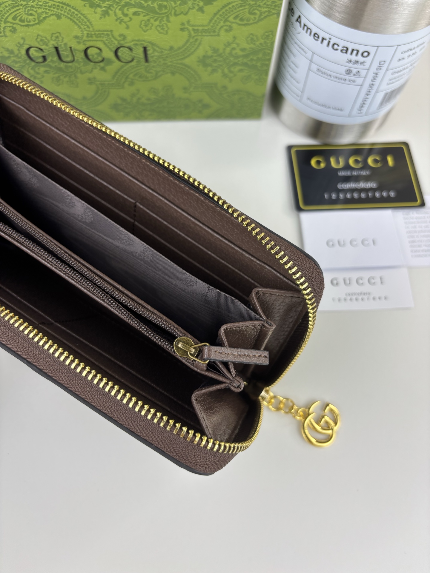 GUCCI新作全ラウンドジッパー財布 - モダンなデザインと機能性