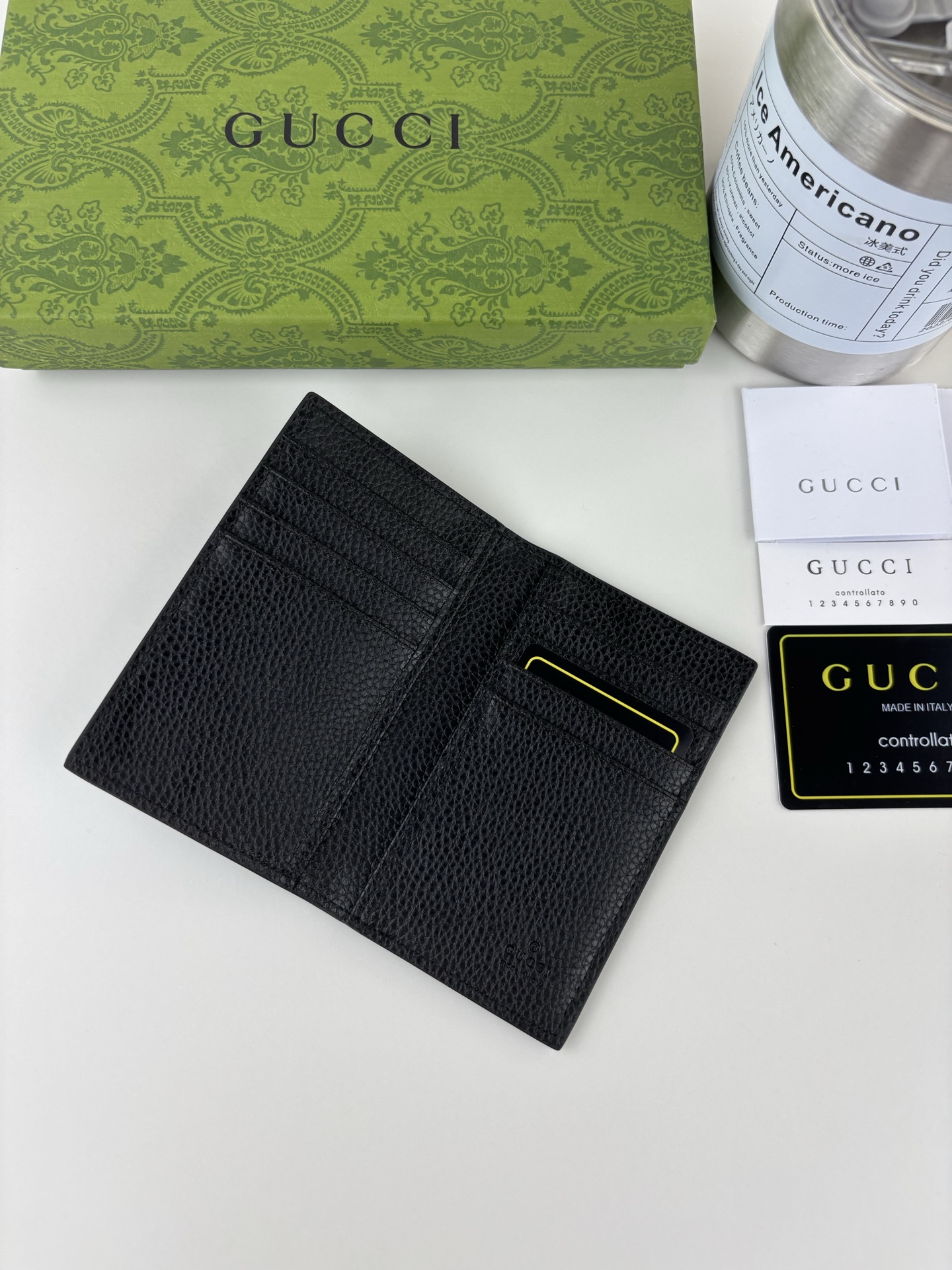 GUCCl GGレザー財布 - 豊かなデザインと高い機能性