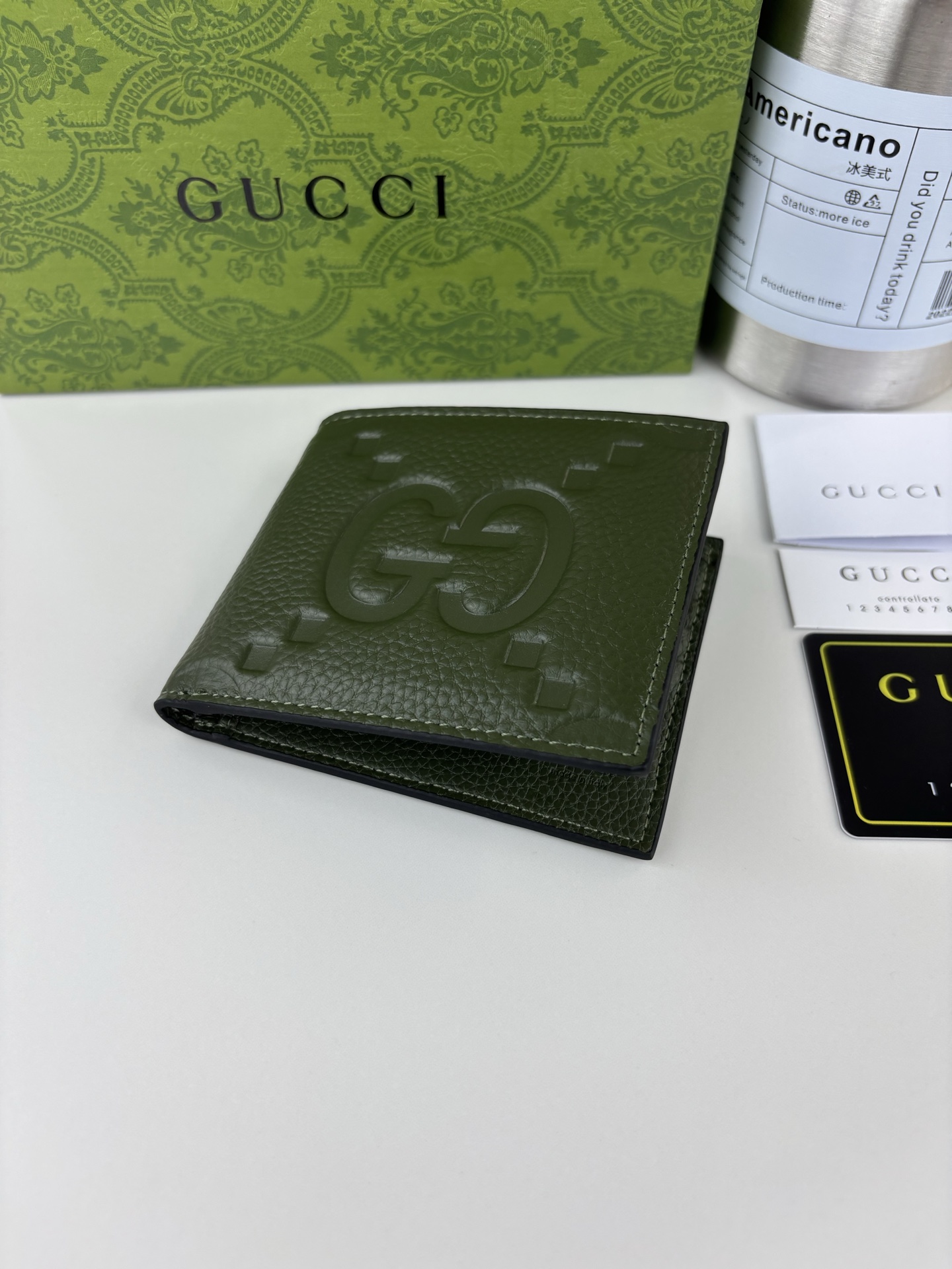 Gucci GG印花財布 - グリーンレザーの個性あふれるデザイン