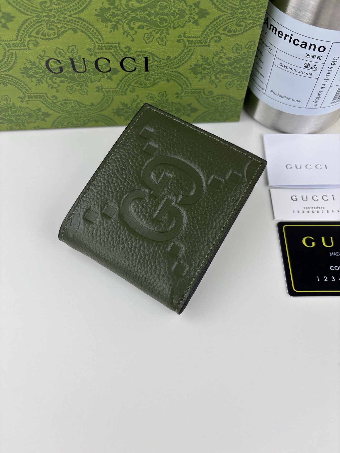 Gucci GG印花財布 - グリーンレザーの個性あふれるデザイン
