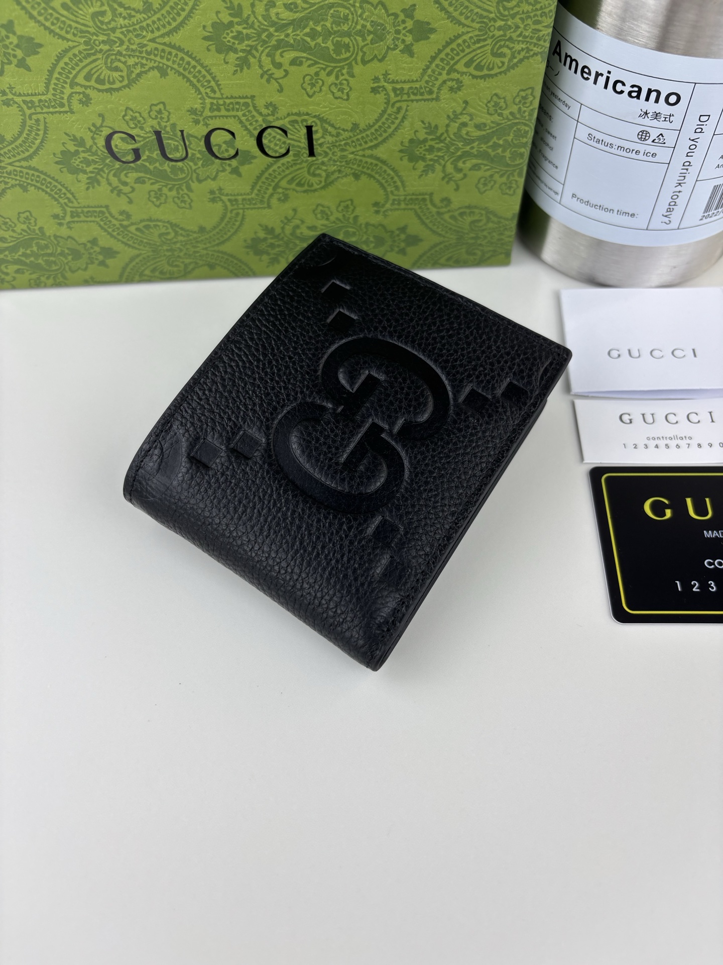 Gucci GG印花財布 - 鮮やかなグリーンレザーで個性を演出