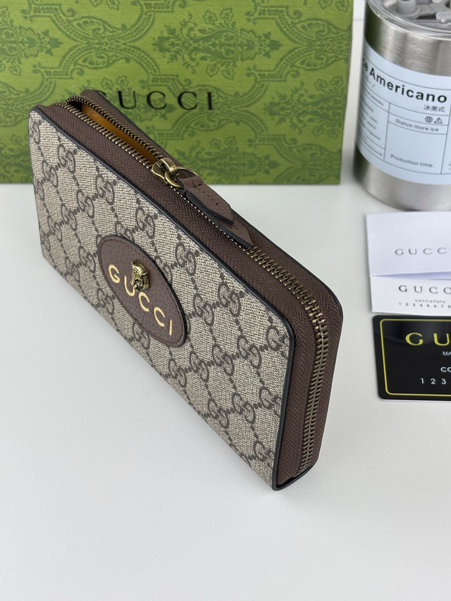 GUCCl 杏色GG Supreme PVCラウンドジッパー財布 虎頭デザイン