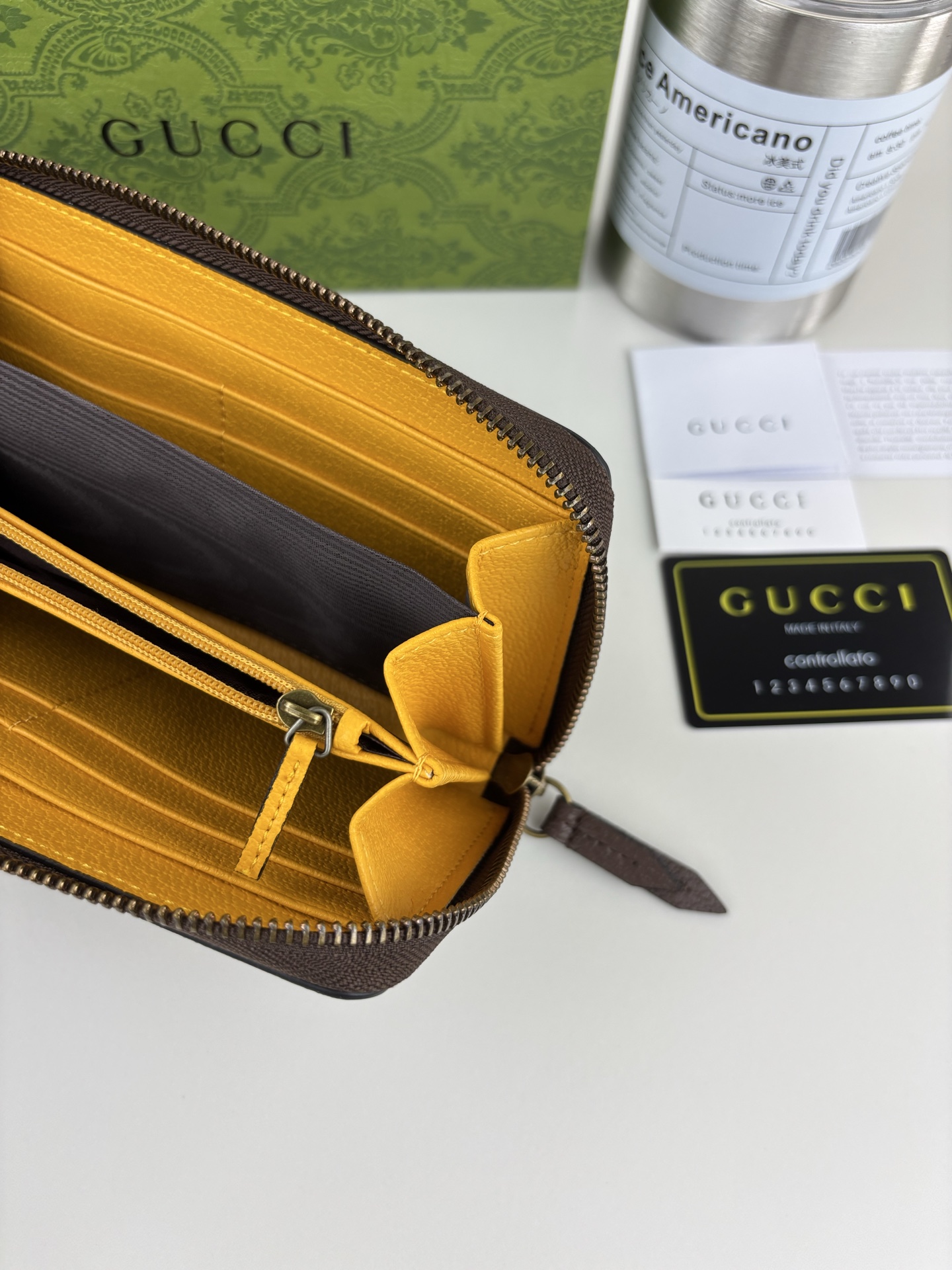 GUCCl 杏色GG Supreme PVCラウンドジッパー財布 虎頭デザイン