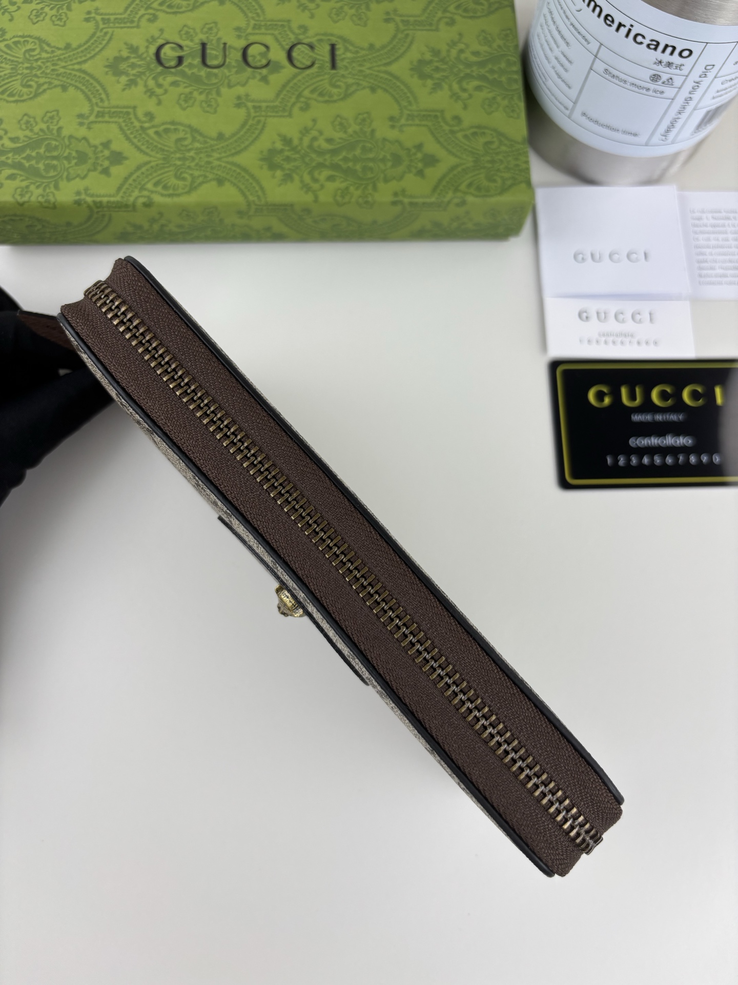 GUCCl 杏色GG Supreme PVCラウンドジッパー財布 虎頭デザイン