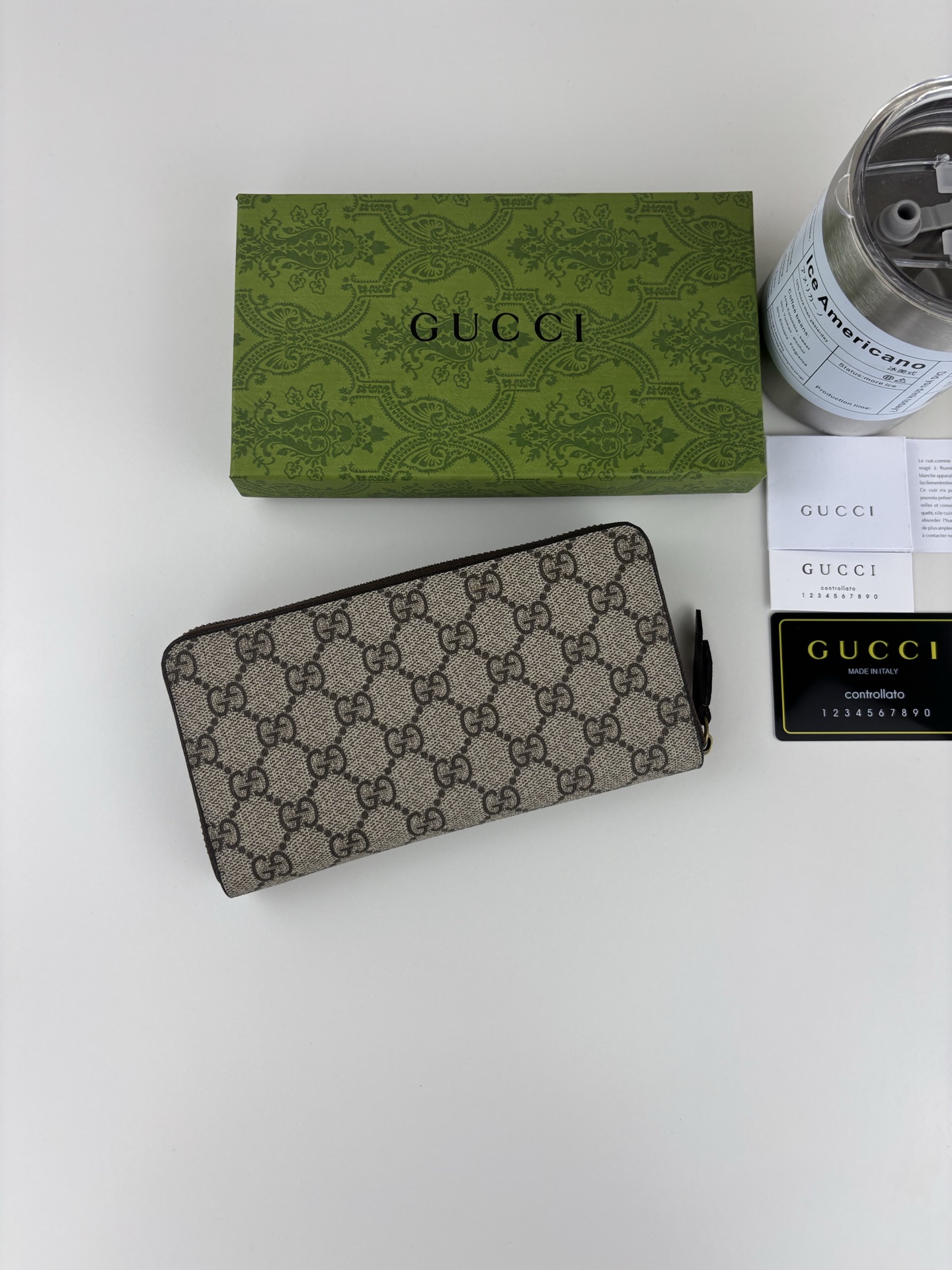 GUCCl 杏色GG Supreme PVCラウンドジッパー財布 虎頭デザイン