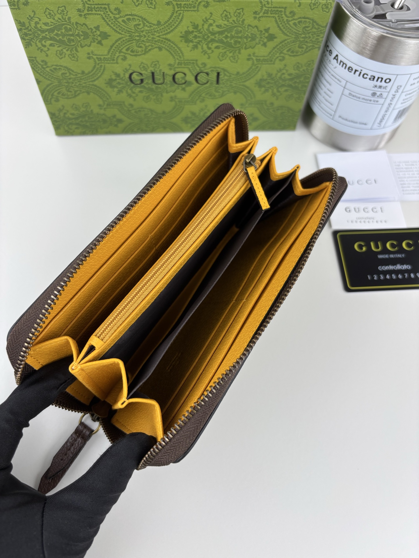 GUCCl 杏色GG Supreme PVCラウンドジッパー財布 虎頭デザイン