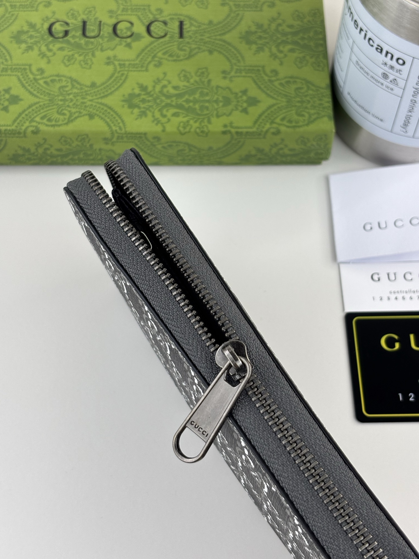 GUCCI Shadow全拉链財布 - 深灰色・12カードスロット・スタイリッシュデザイン