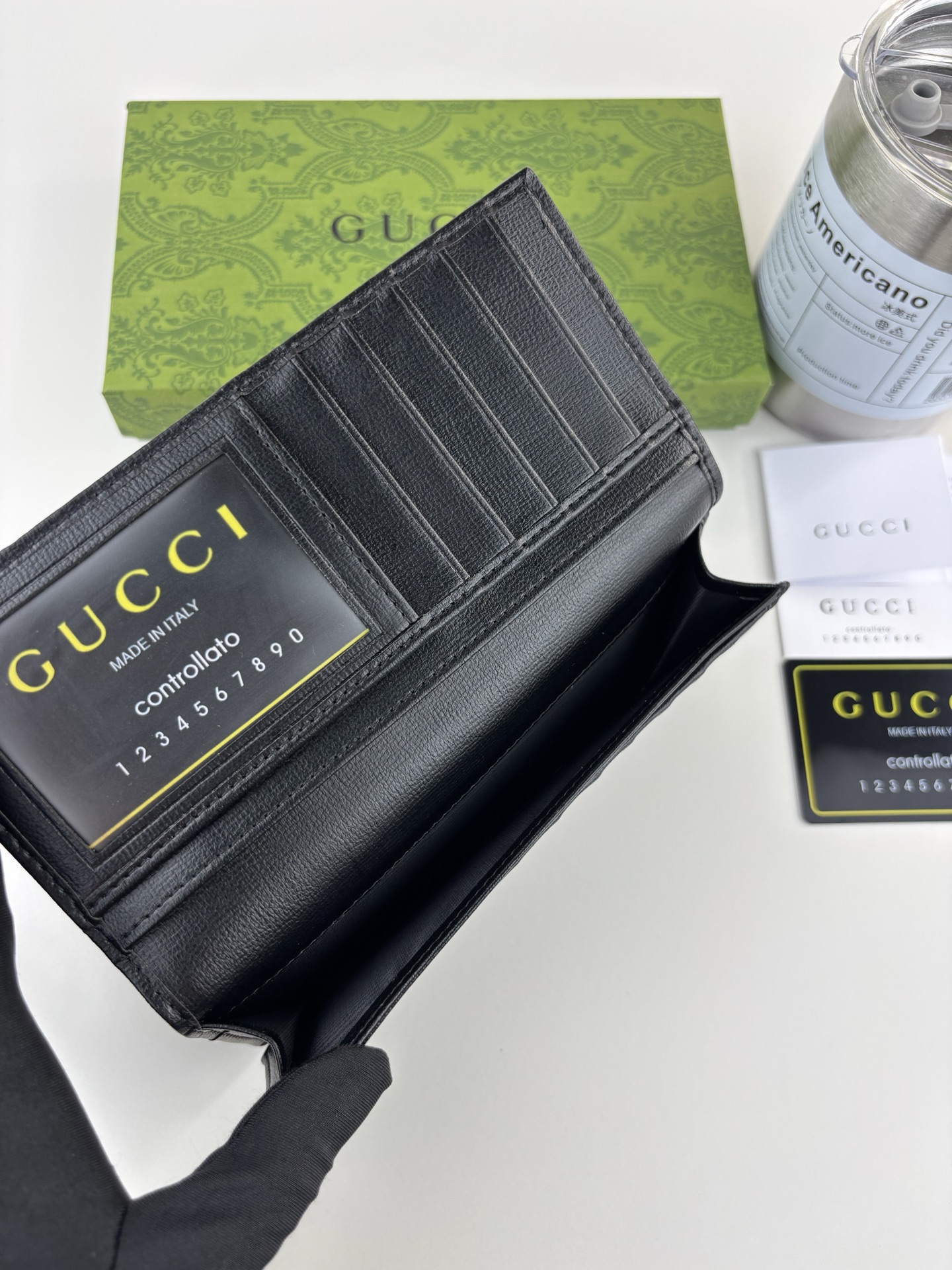 GUCCI 長財布 ブラック GG Supreme 帆布 素材