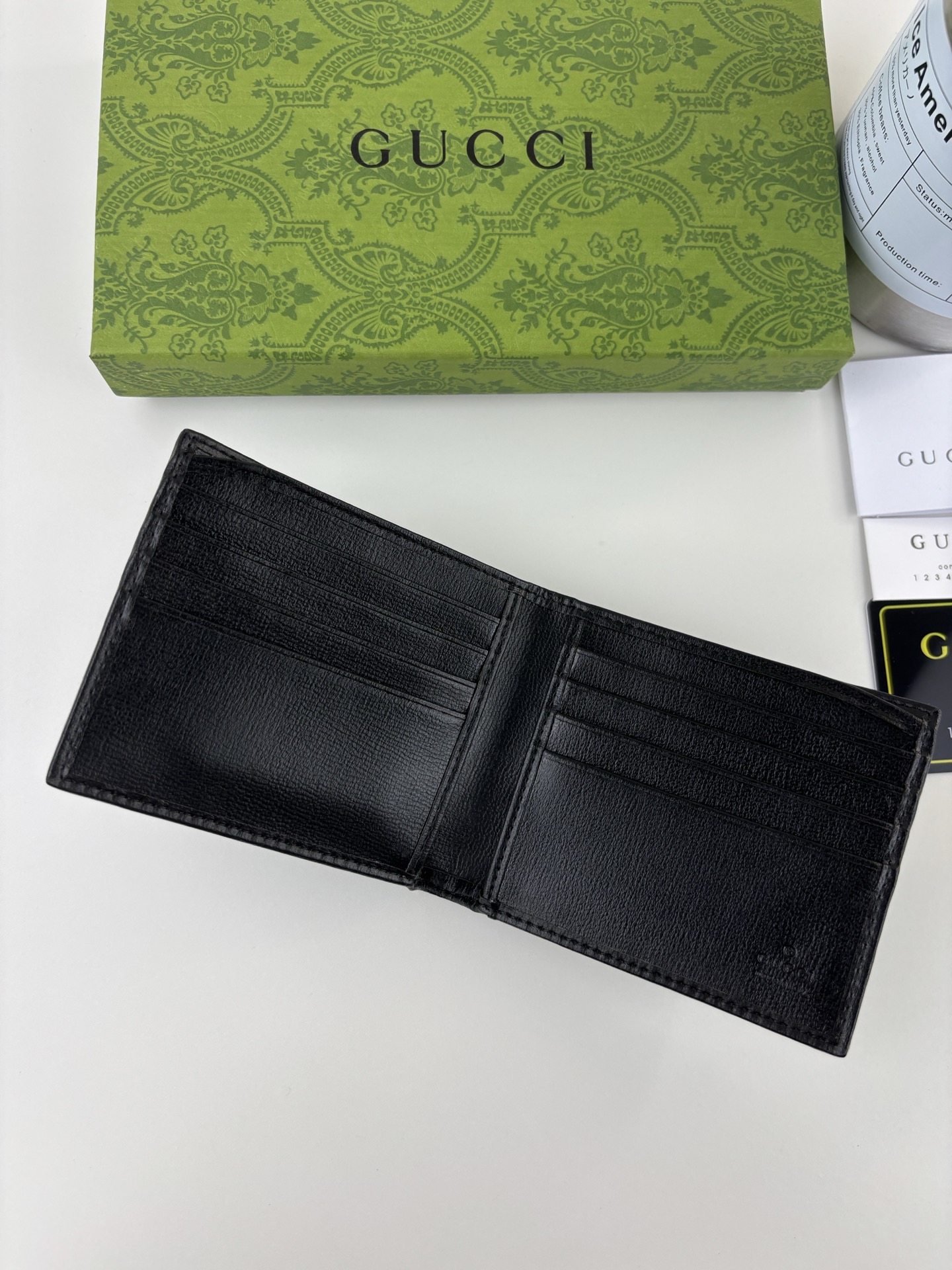 GUCCI ブラックGG Supreme長財布 - シンプルでエレガントなデザイン