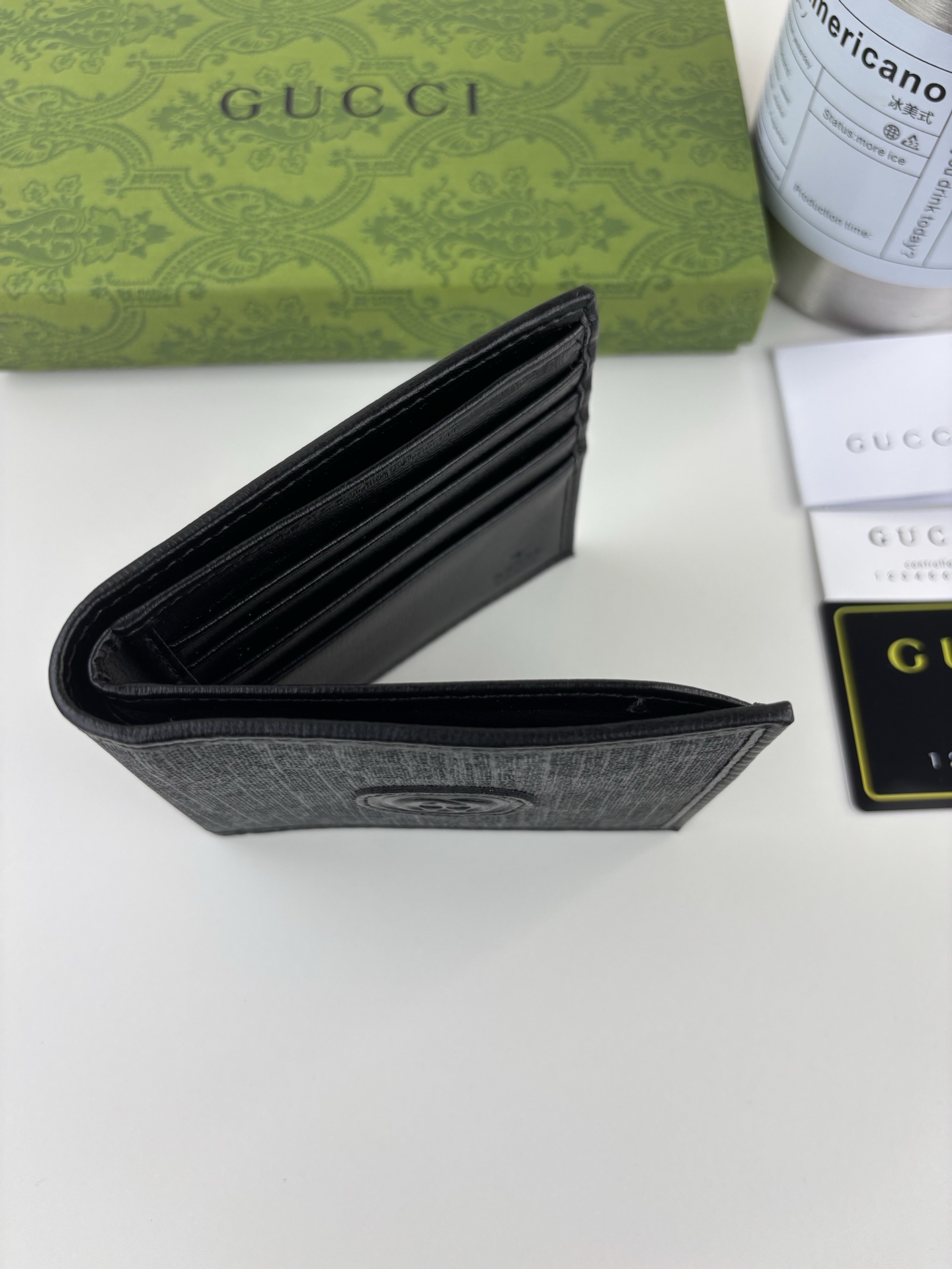 GUCCI ブラックGG Supreme長財布 - シンプルでエレガントなデザイン