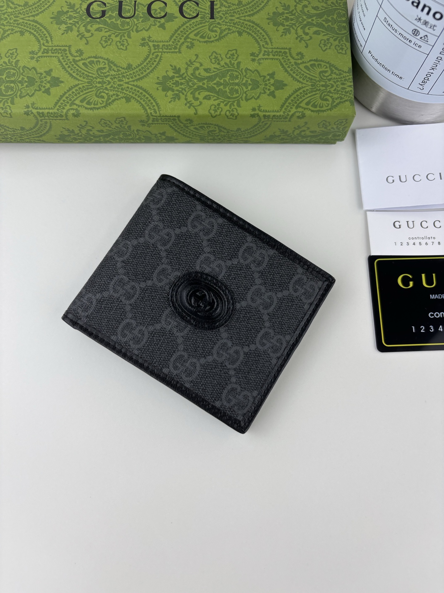 GUCCI ブラックGG Supreme長財布 - シンプルでエレガントなデザイン