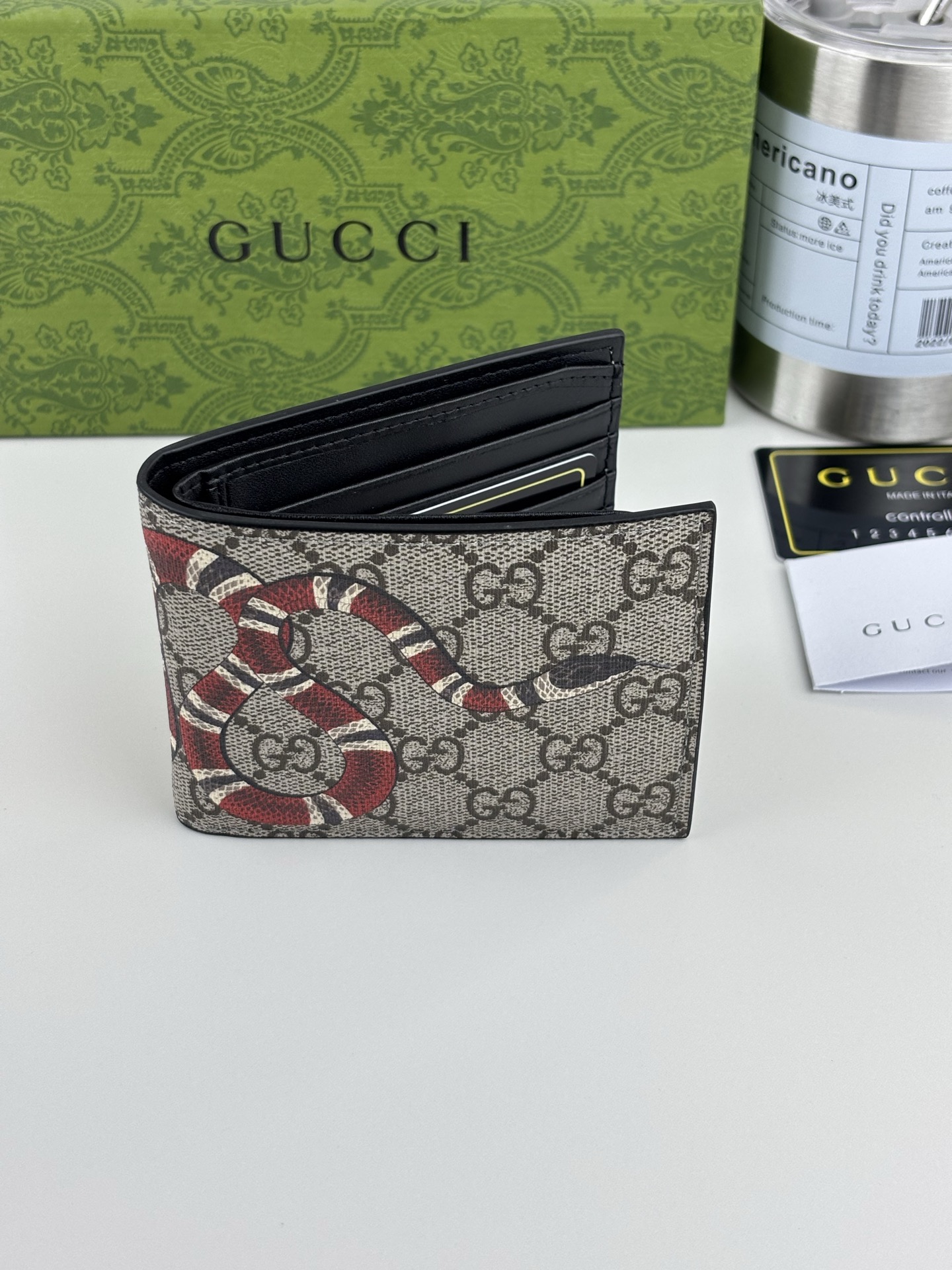 GUCCl 新款男士短款財布 ブラックレザー PVC面素材 鮮やかな蛇マーク