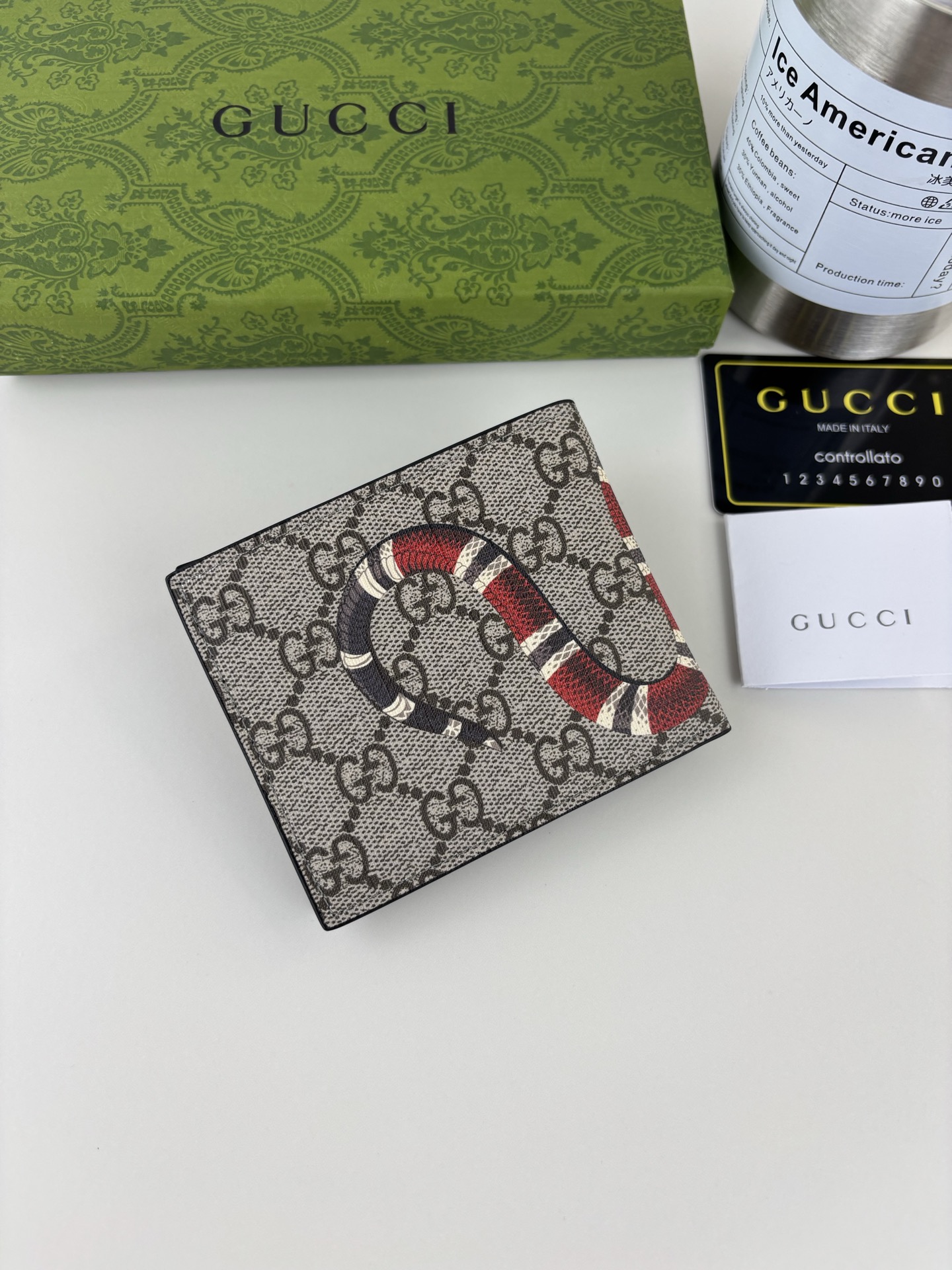 GUCCl 新款男士短款財布 ブラックレザー PVC面素材 鮮やかな蛇マーク