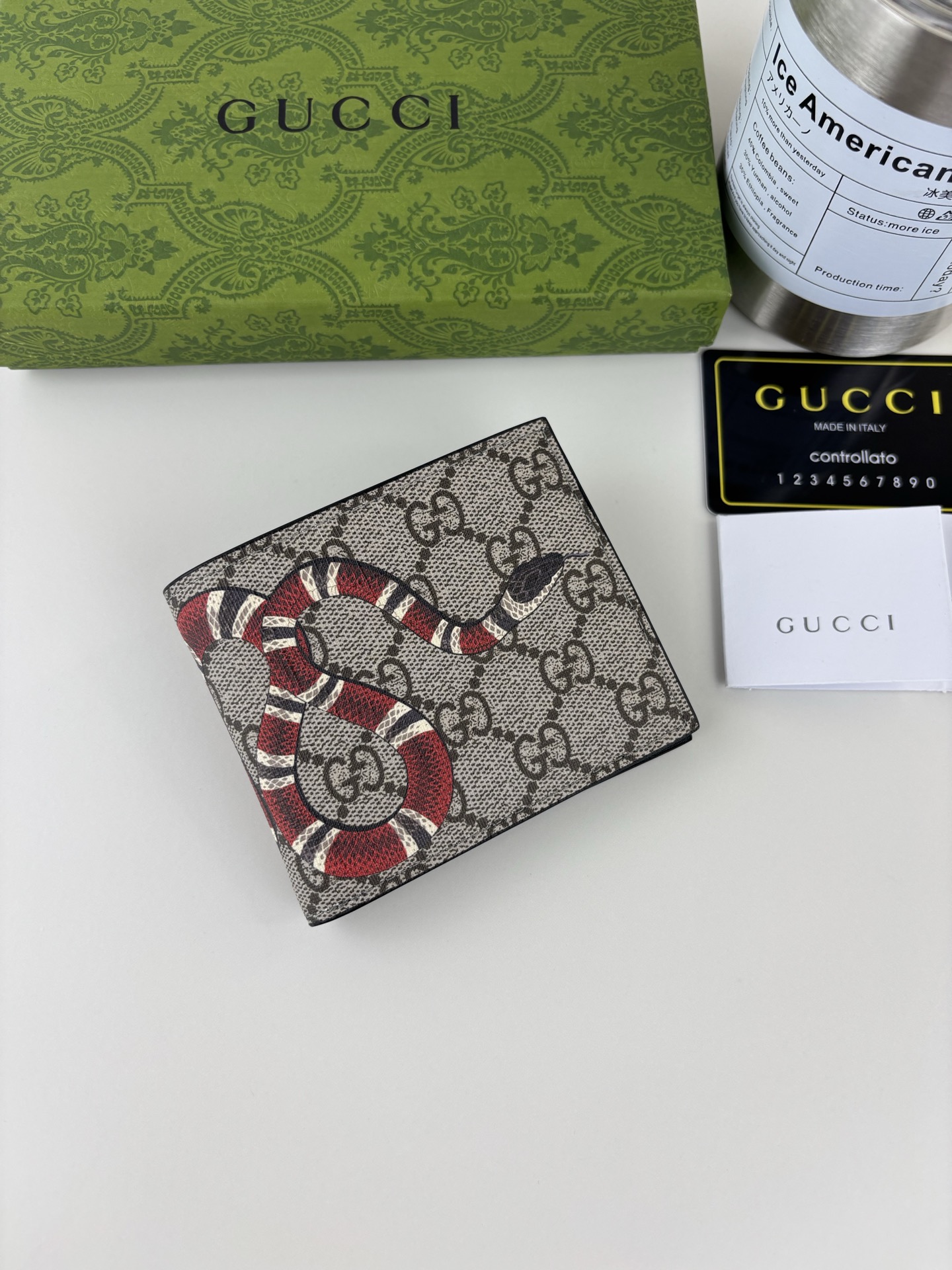 GUCCl 新款男士短款財布 ブラックレザー PVC面素材 鮮やかな蛇マーク