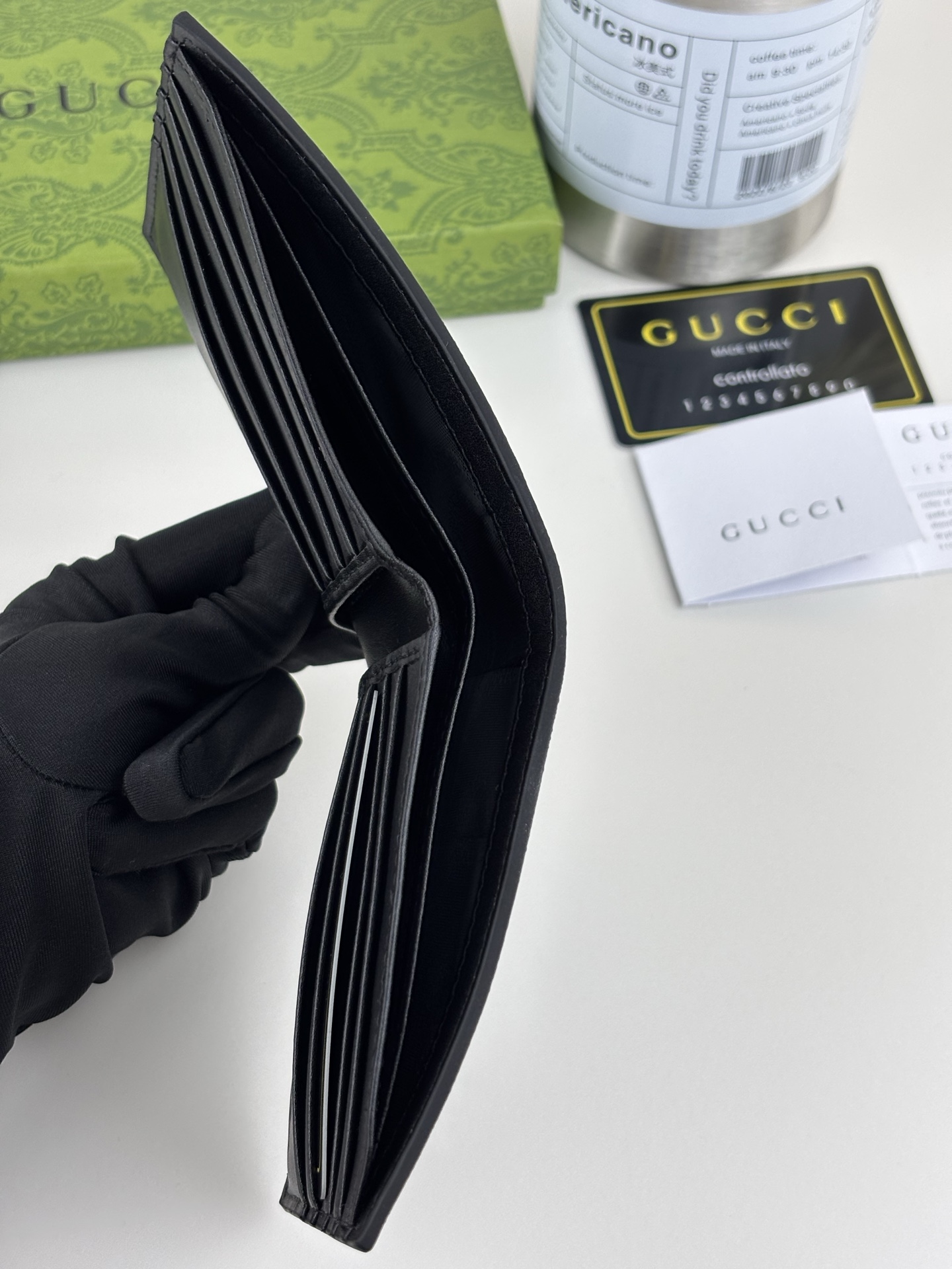 GUCCI 男士短款財布 ブラックレザー PVC素材 蛇ロゴ