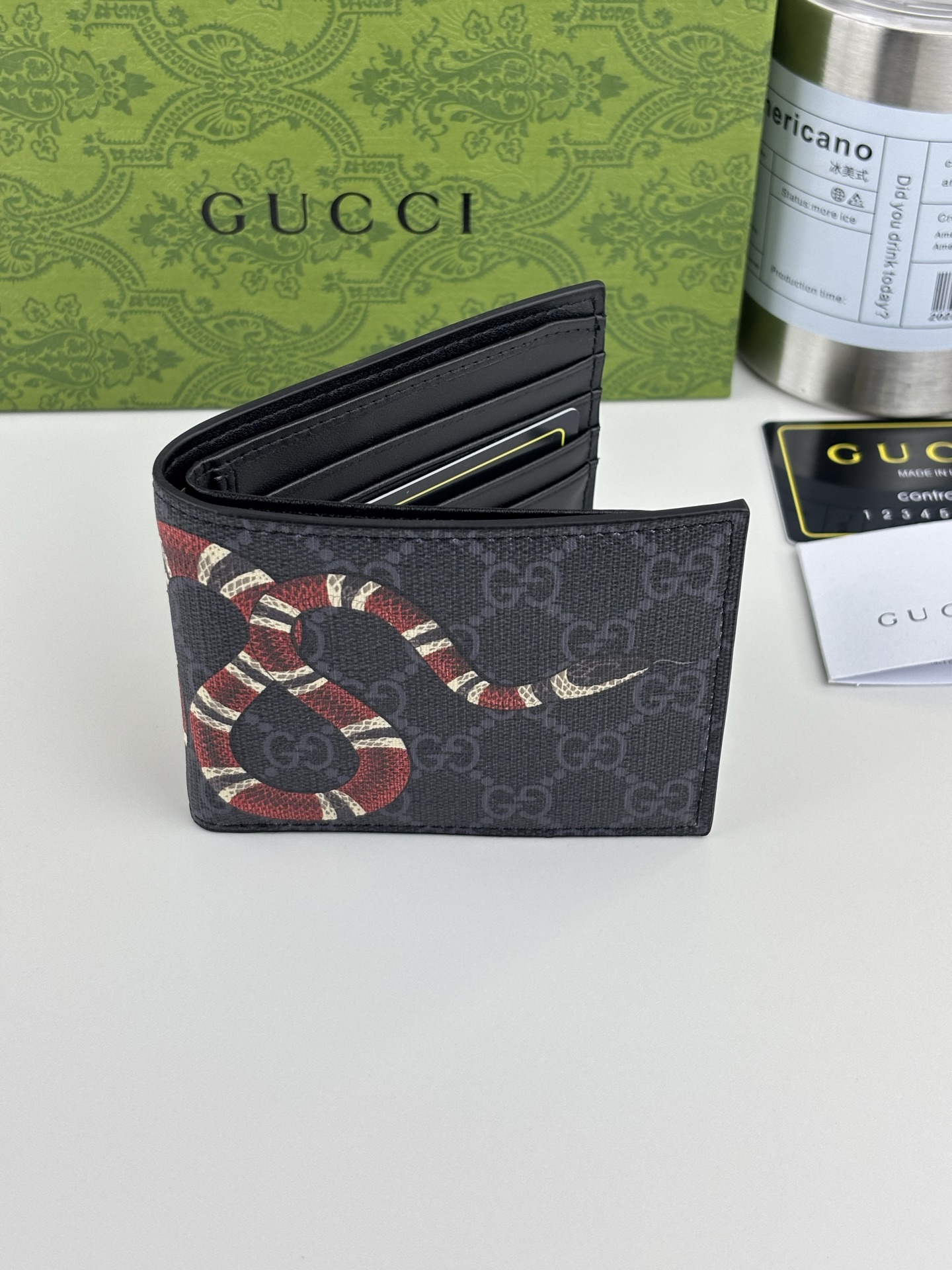 GUCCI 男士短款財布 ブラックレザー PVC素材 蛇ロゴ