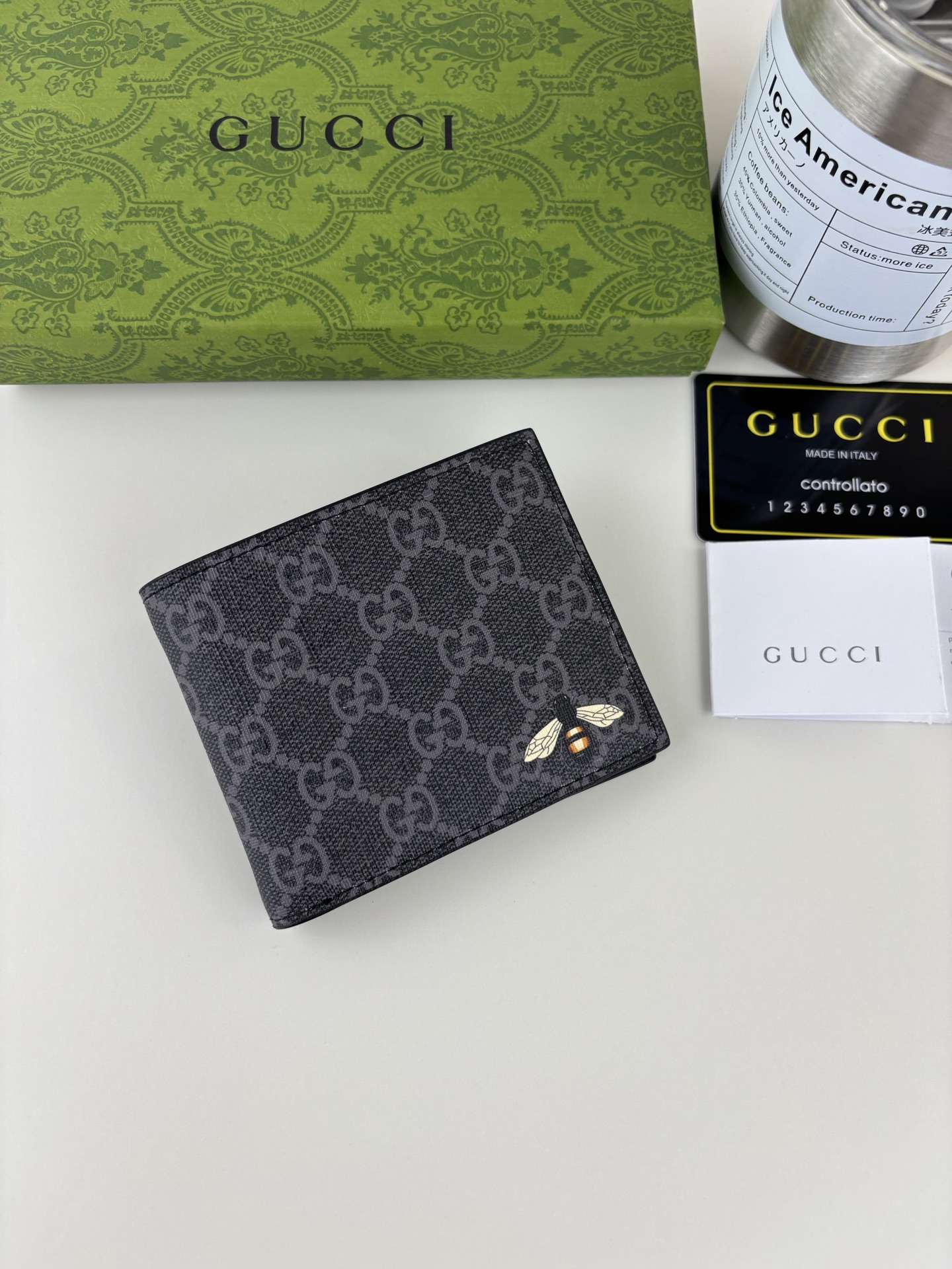 GUCCl 新款男士短款財布 ブラックレザー シンプルでスタイリッシュ