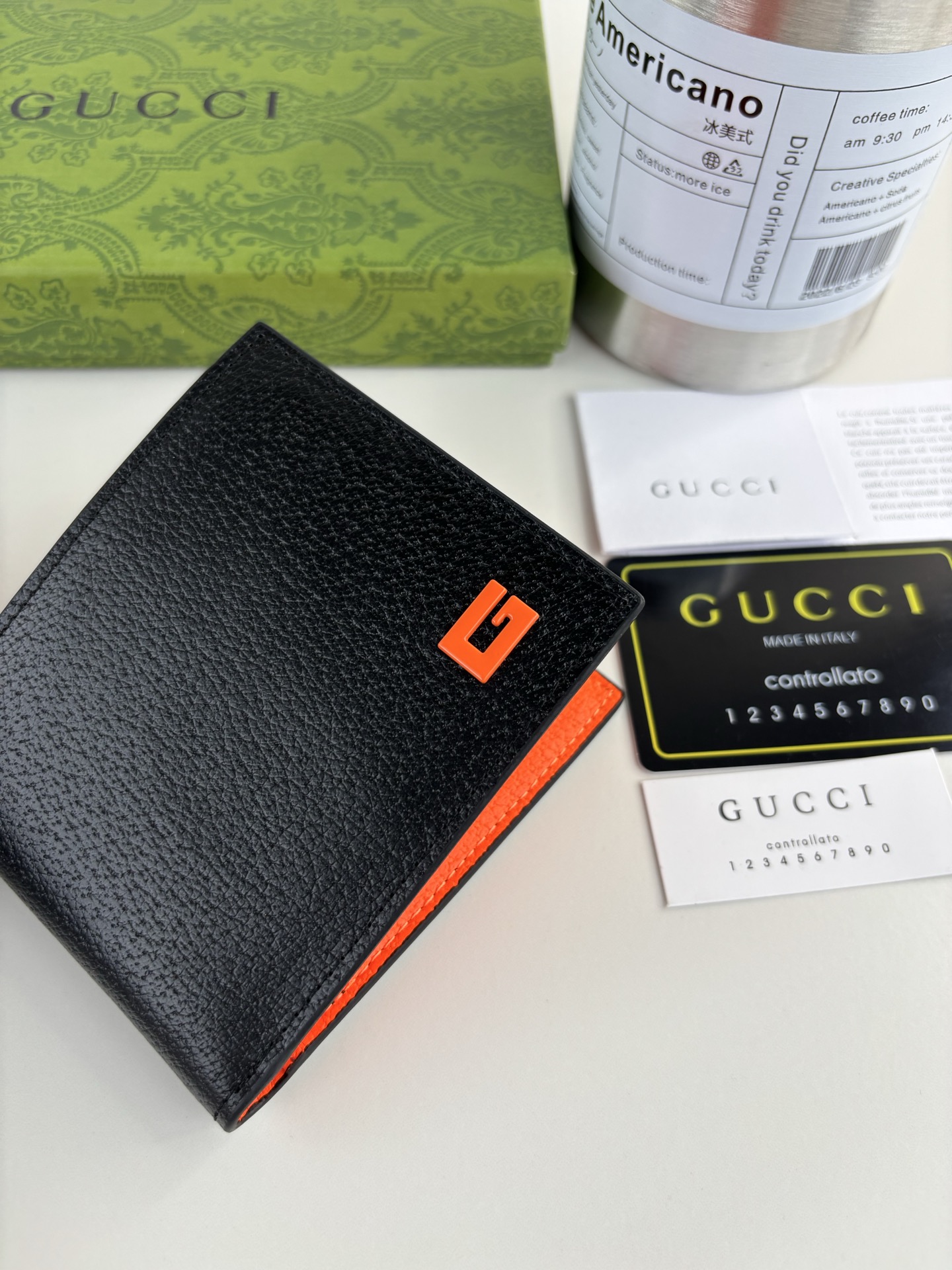 GUCCl GG Marmont 短式皮夹 - 橙色Gマークの黒い猪皮仕様