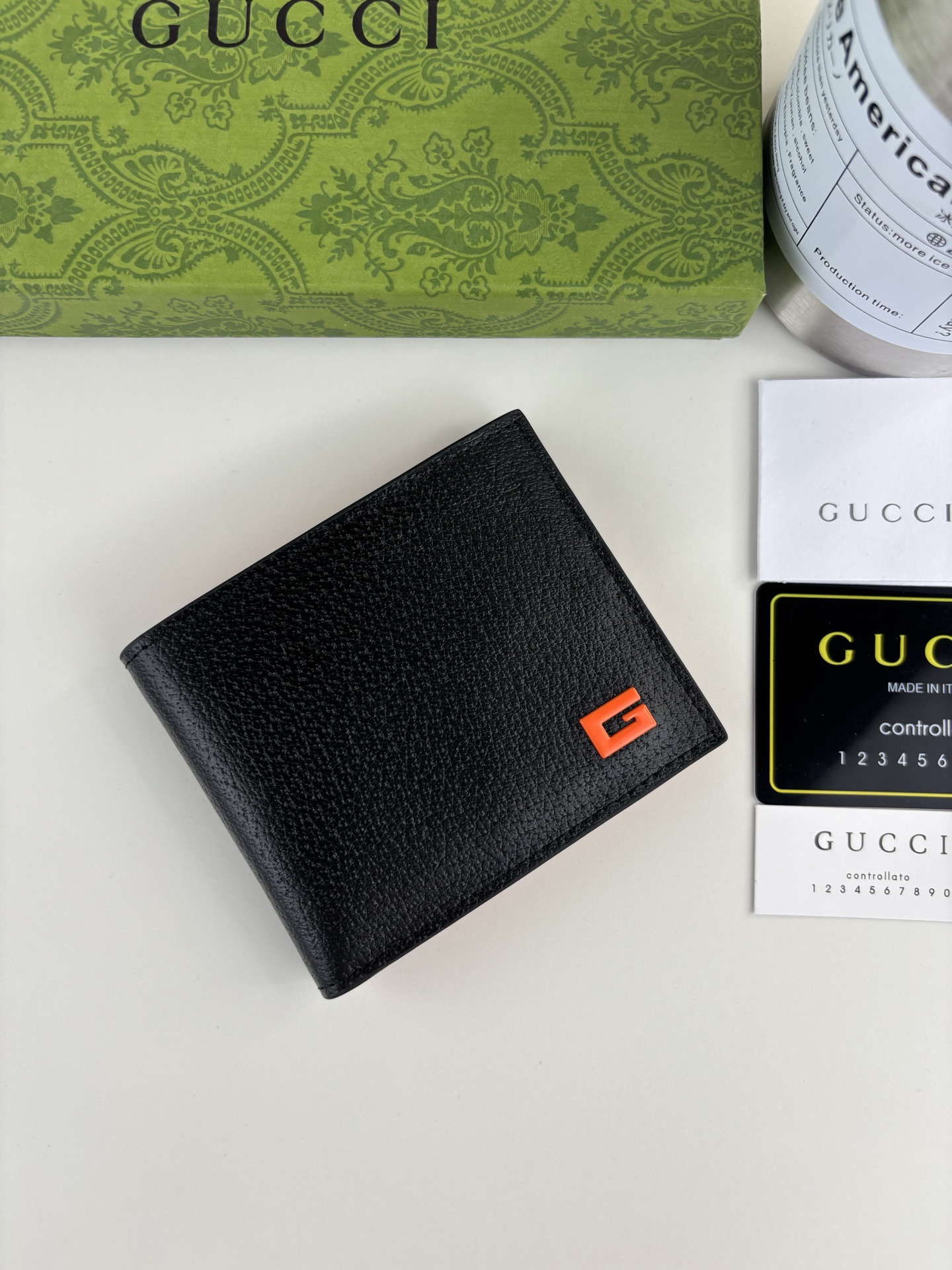 GUCCl GG Marmont 短式皮夹 - 橙色Gマークの黒い猪皮仕様